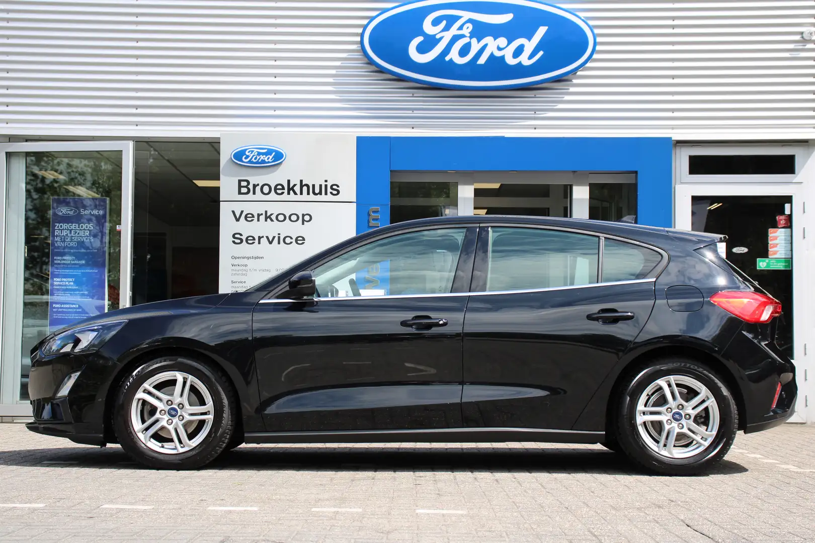 Ford Focus 1.0EB HYBRID TITANIUM | NL-AUTO! | DEALER OH! | NA Noir - 2