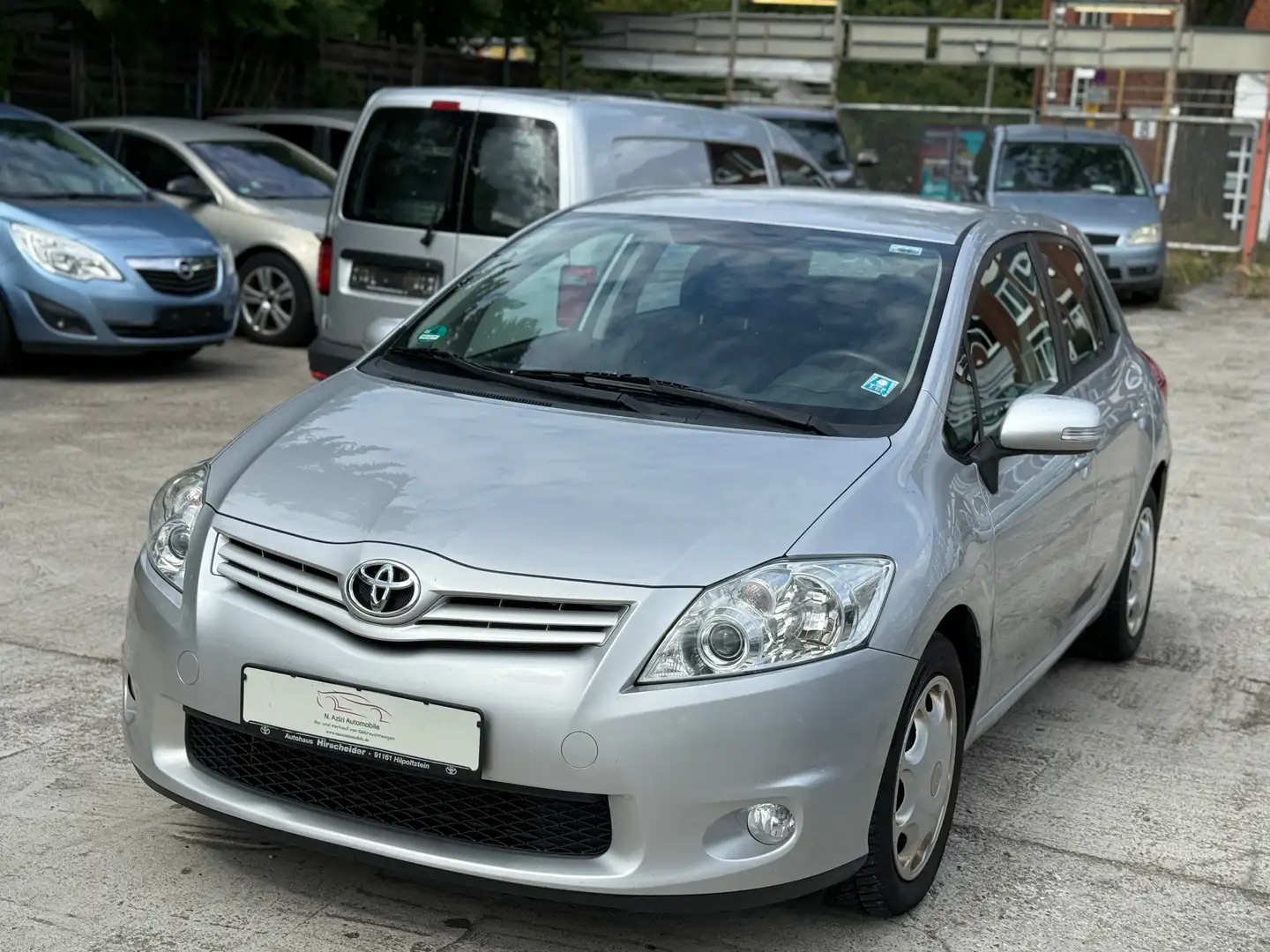 Toyota Auris 20 D-4D Travel*PDC*LMF*Voll Service* Grau - 1