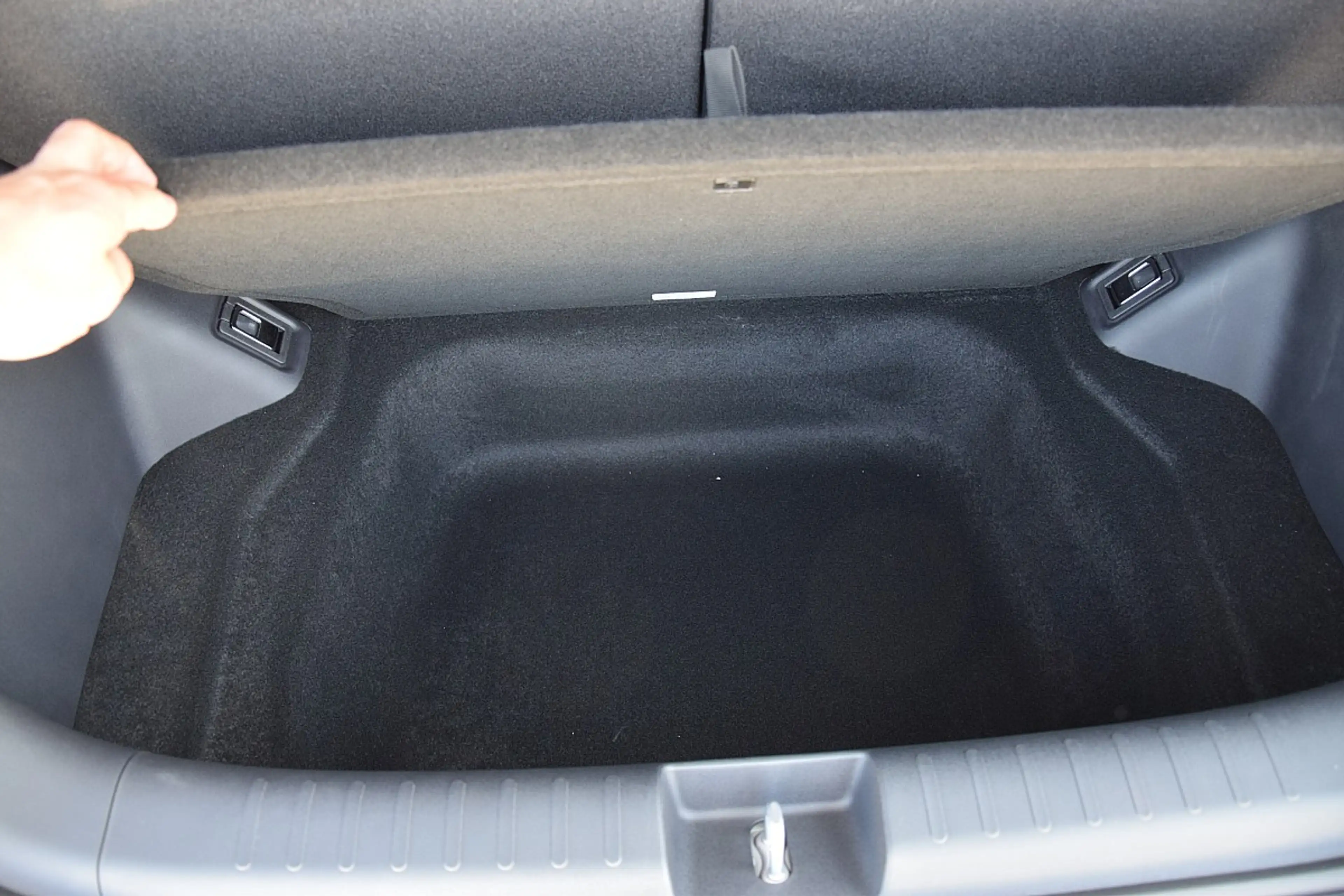 BYD Dolphin Surf SURF Comfort 43,2 kWh *Lagerfahrzeug* — photo 12