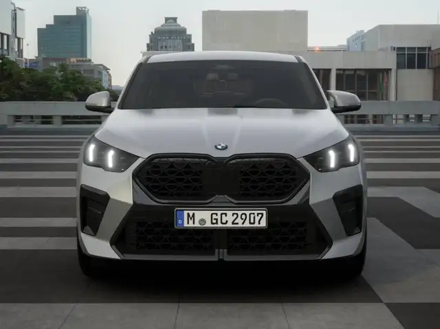 BMW X2 view 3