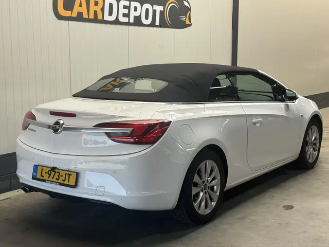Opel Cascada view 6