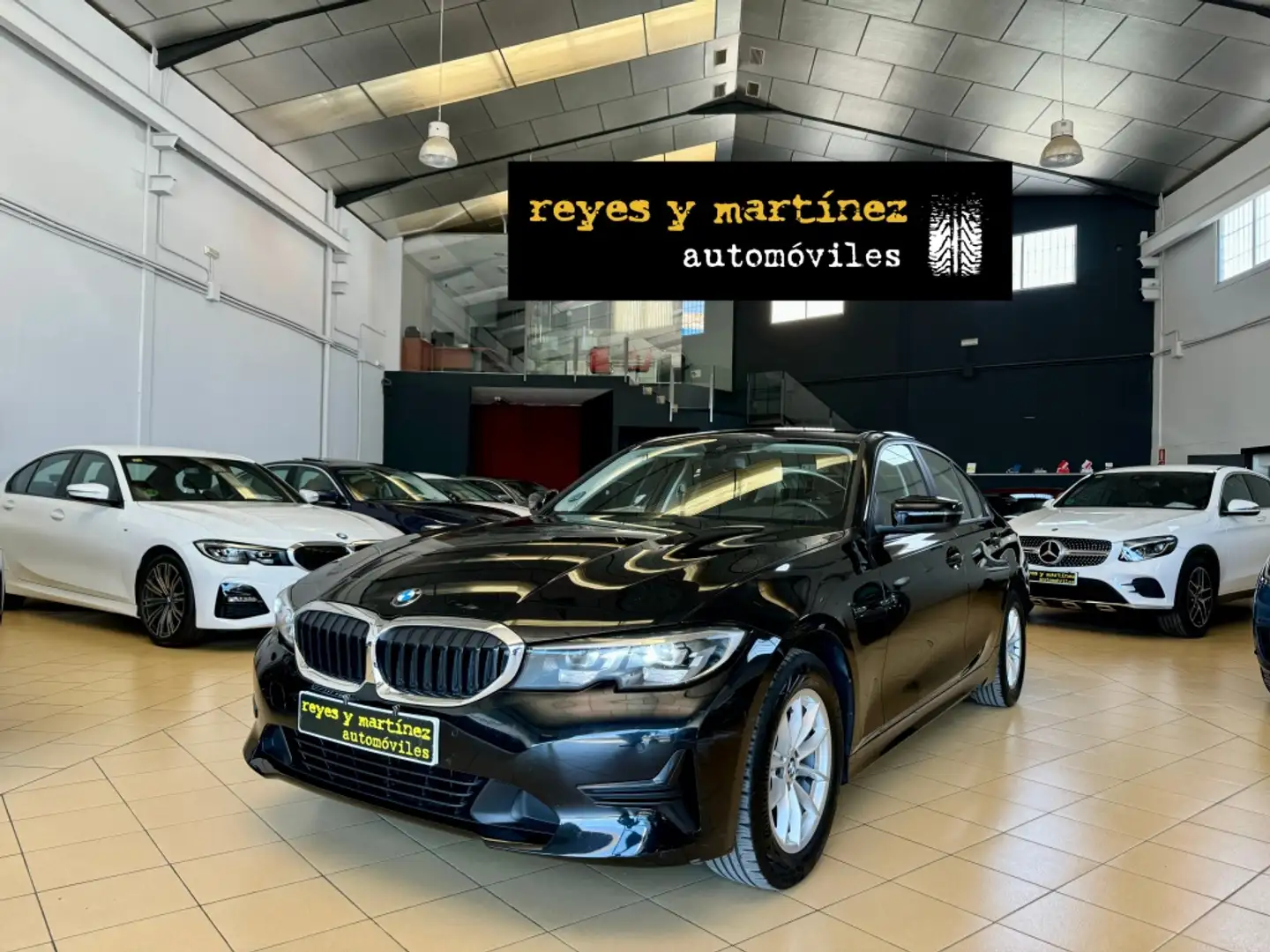BMW 318 318dA Negro - 1