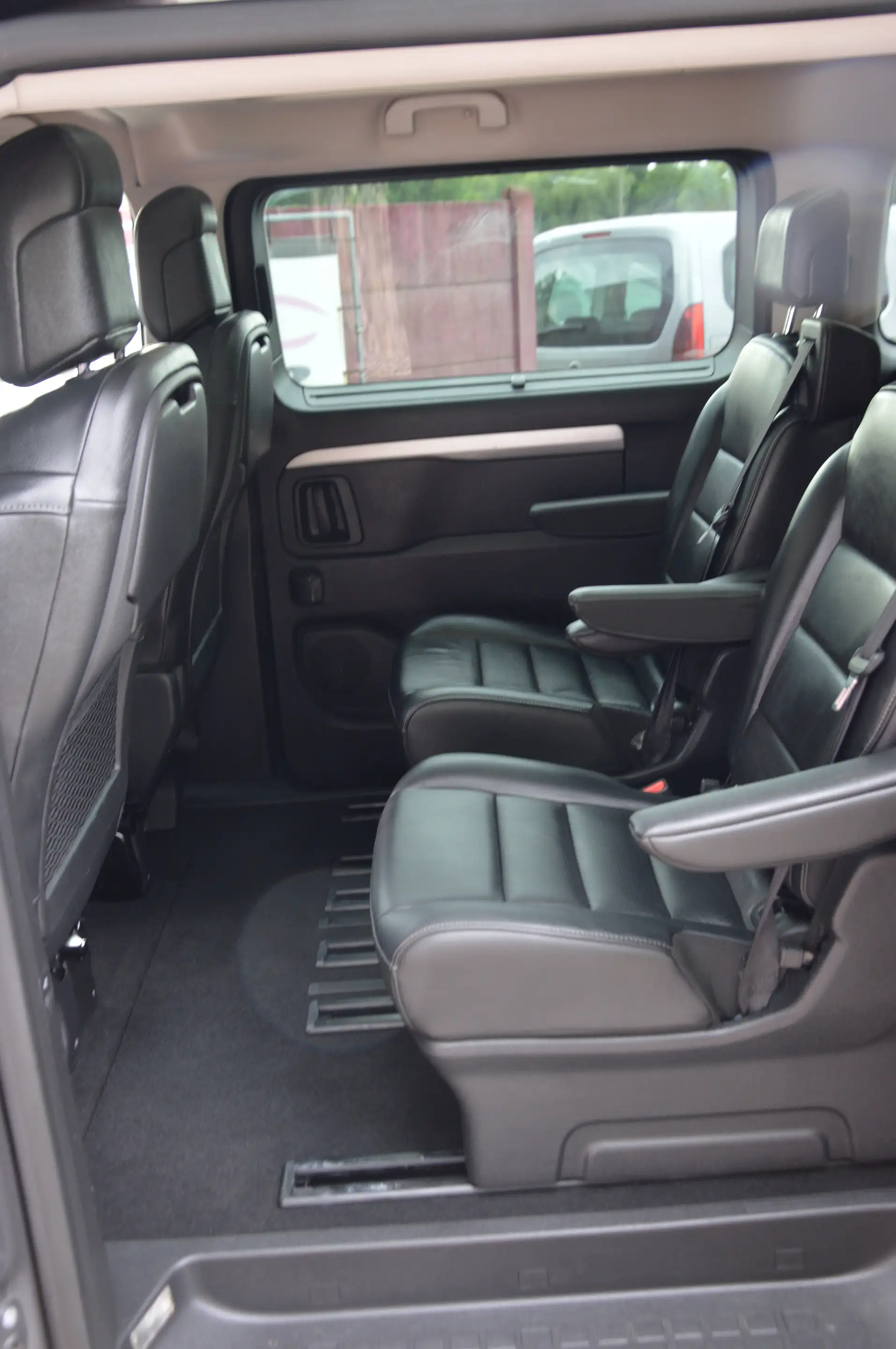 Peugeot Traveller Traveller 2.0 BlueHDi L3 Long Business VIP S — photo 9
