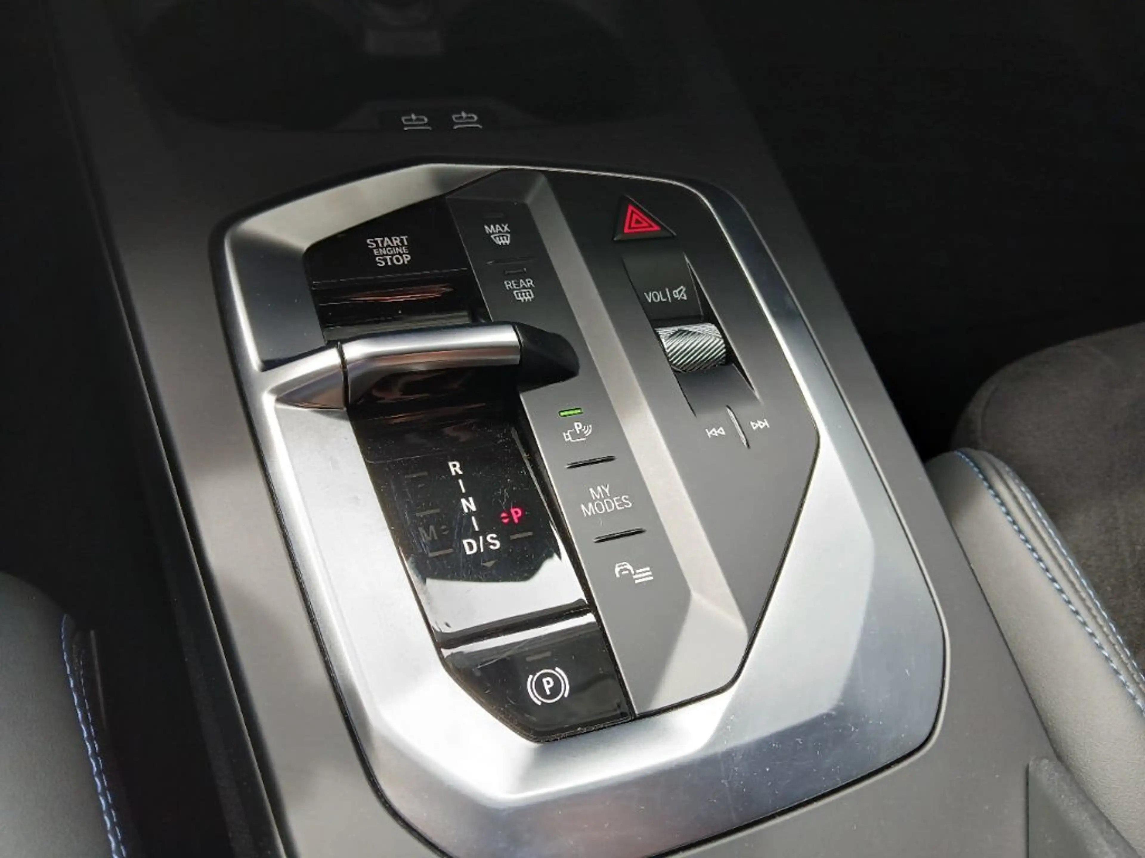 BMW 120 i M Sport PRO MASSAGE/HUD/360°/H&K/ASSISTF/19 — photo 12