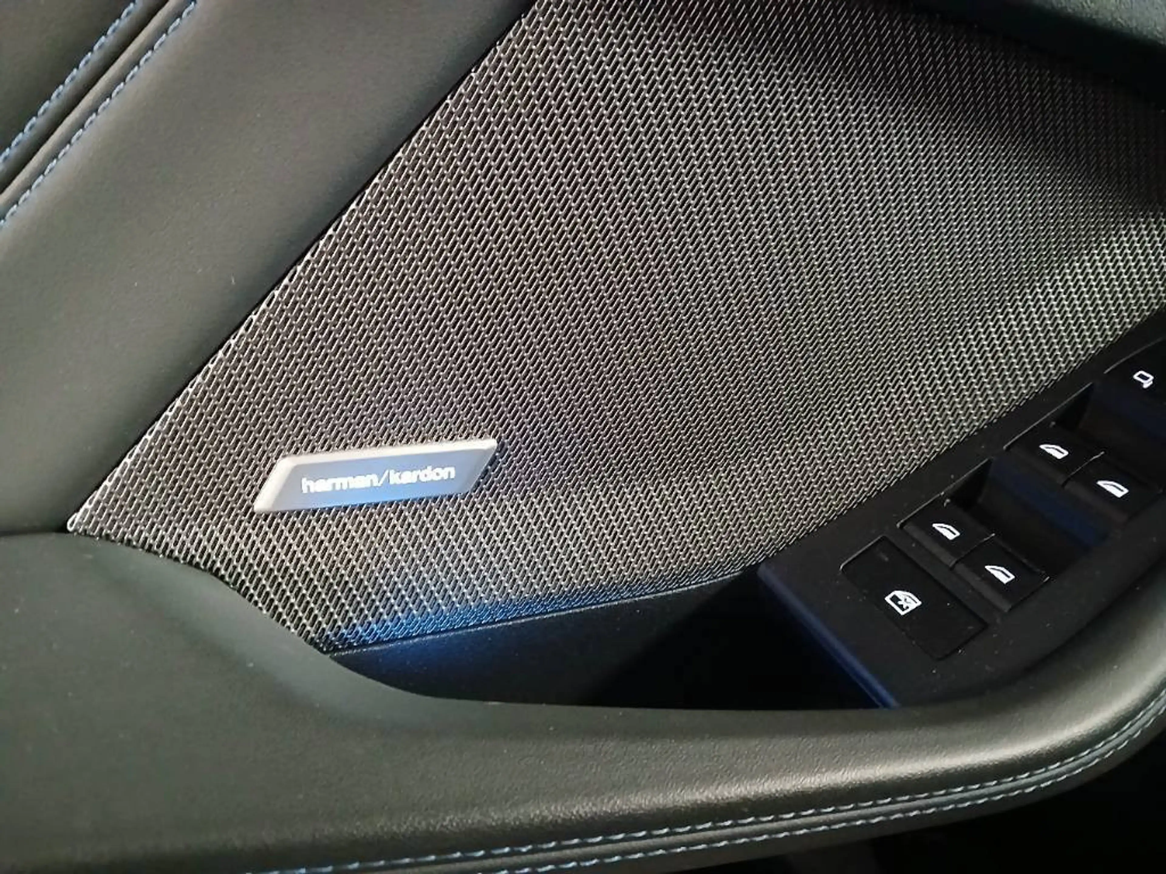 BMW 120 i M Sport PRO MASSAGE/HUD/360°/H&K/ASSISTF/19 — photo 11