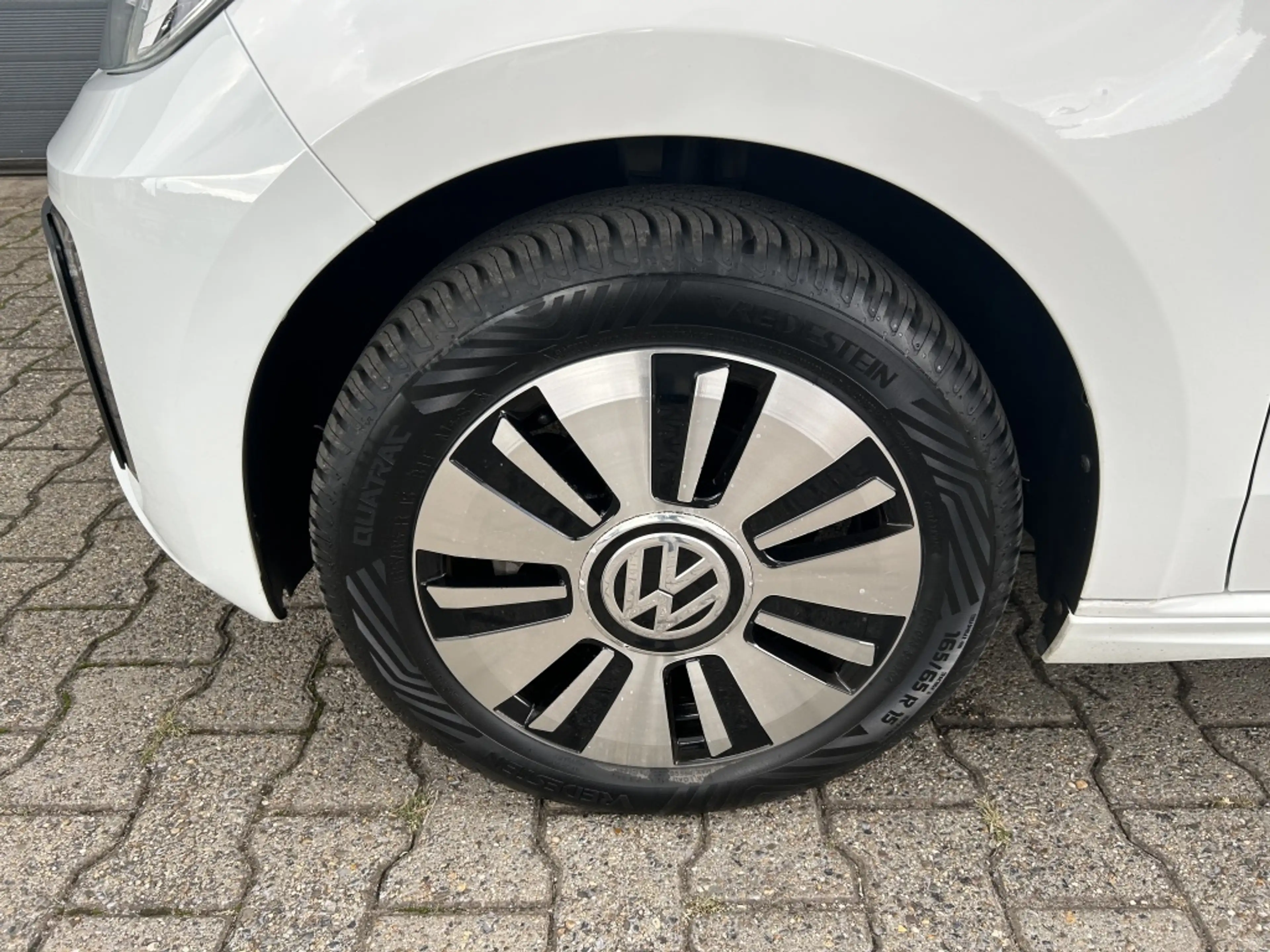 Volkswagen e-up! Elektromotor 82pk 5-drs E-up! / SOH — photo 4