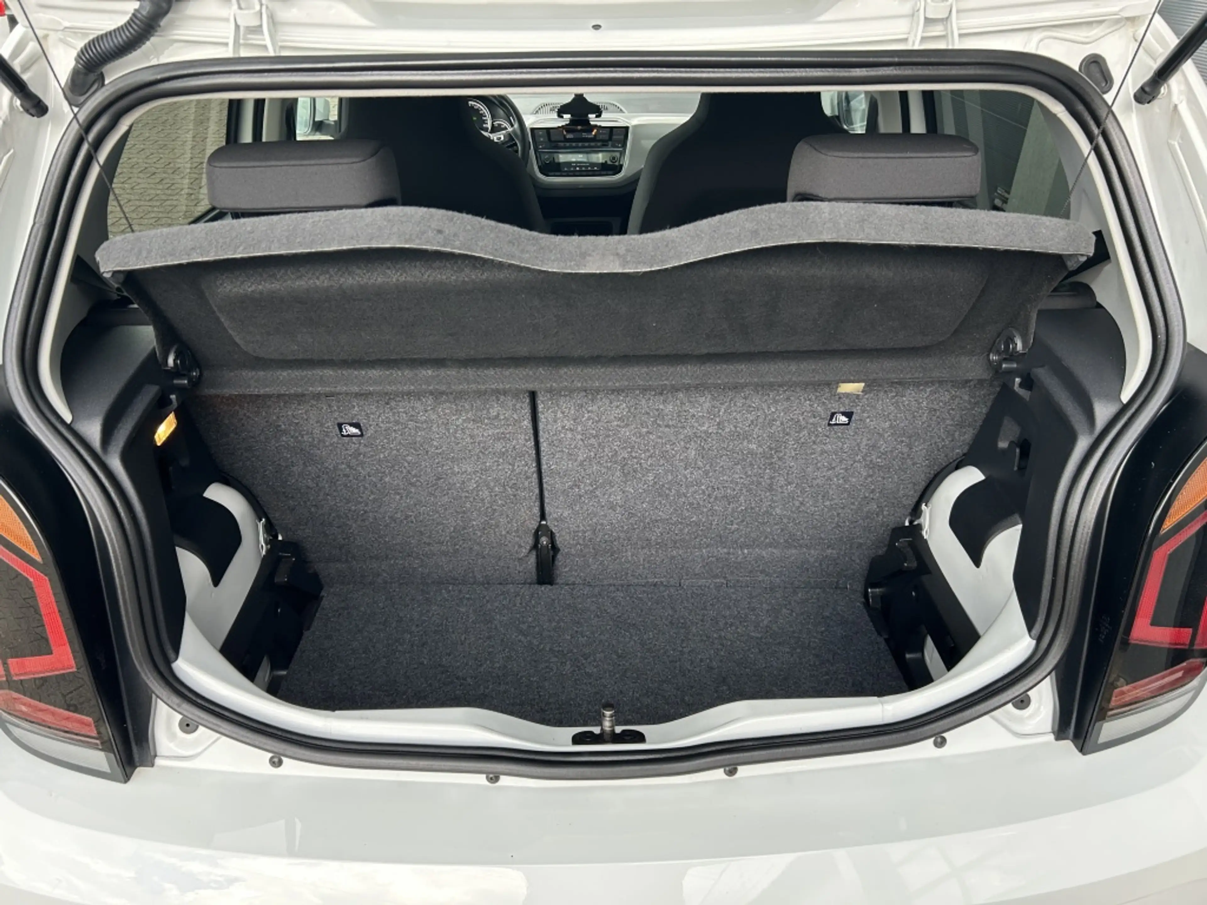 Volkswagen e-up! Elektromotor 82pk 5-drs E-up! / SOH — photo 15