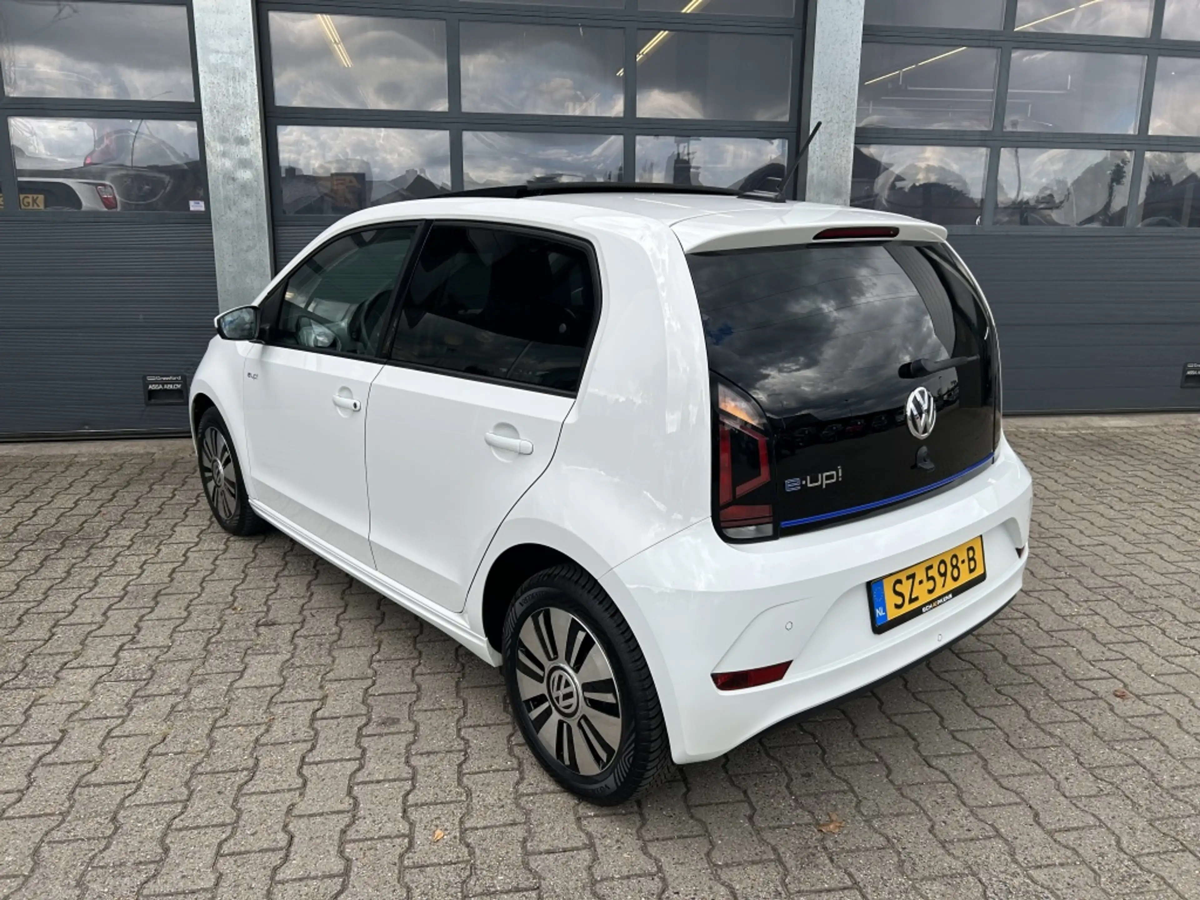 Volkswagen e-up! Elektromotor 82pk 5-drs E-up! / SOH — photo 3