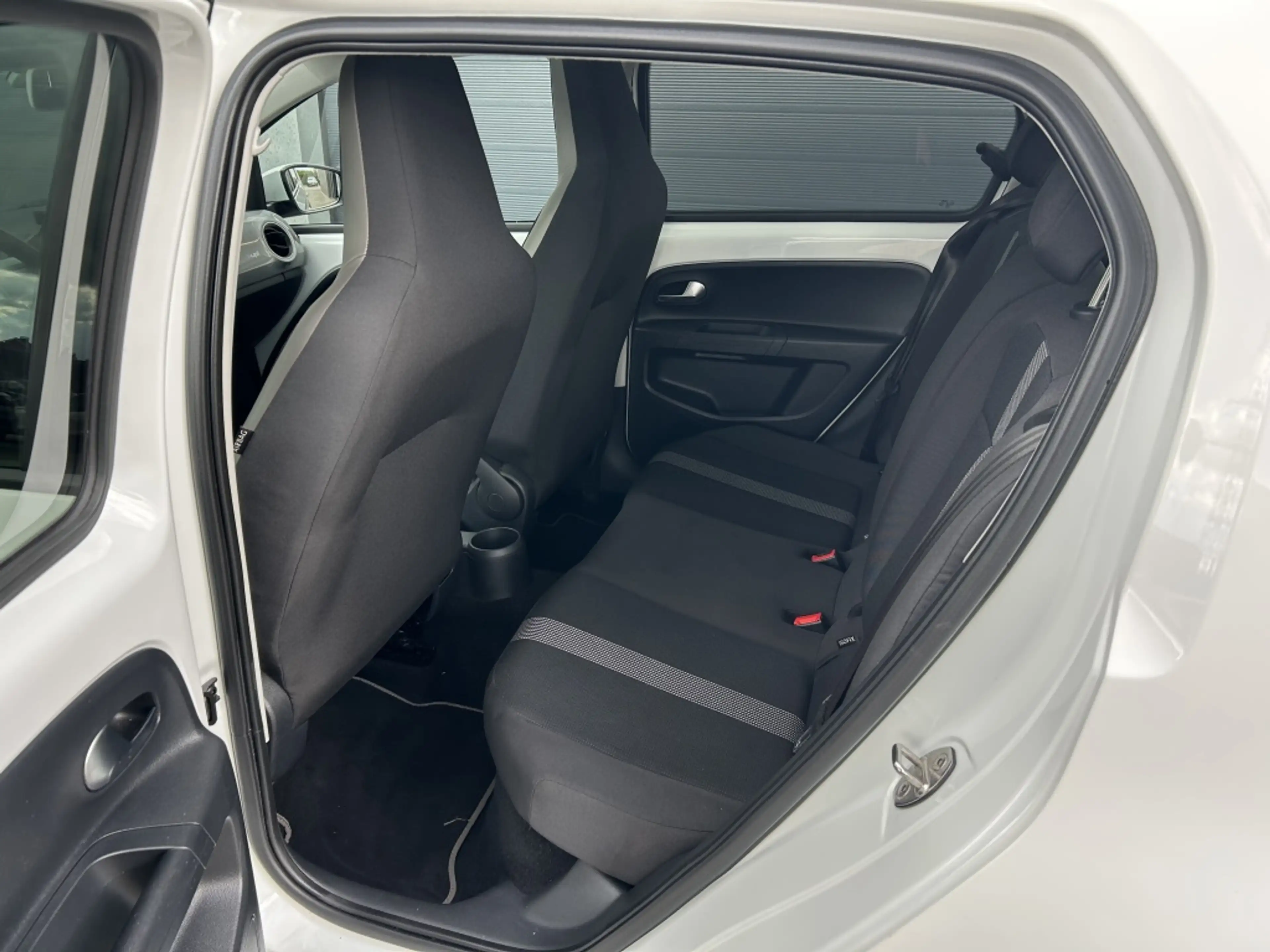 Volkswagen e-up! Elektromotor 82pk 5-drs E-up! / SOH — photo 7