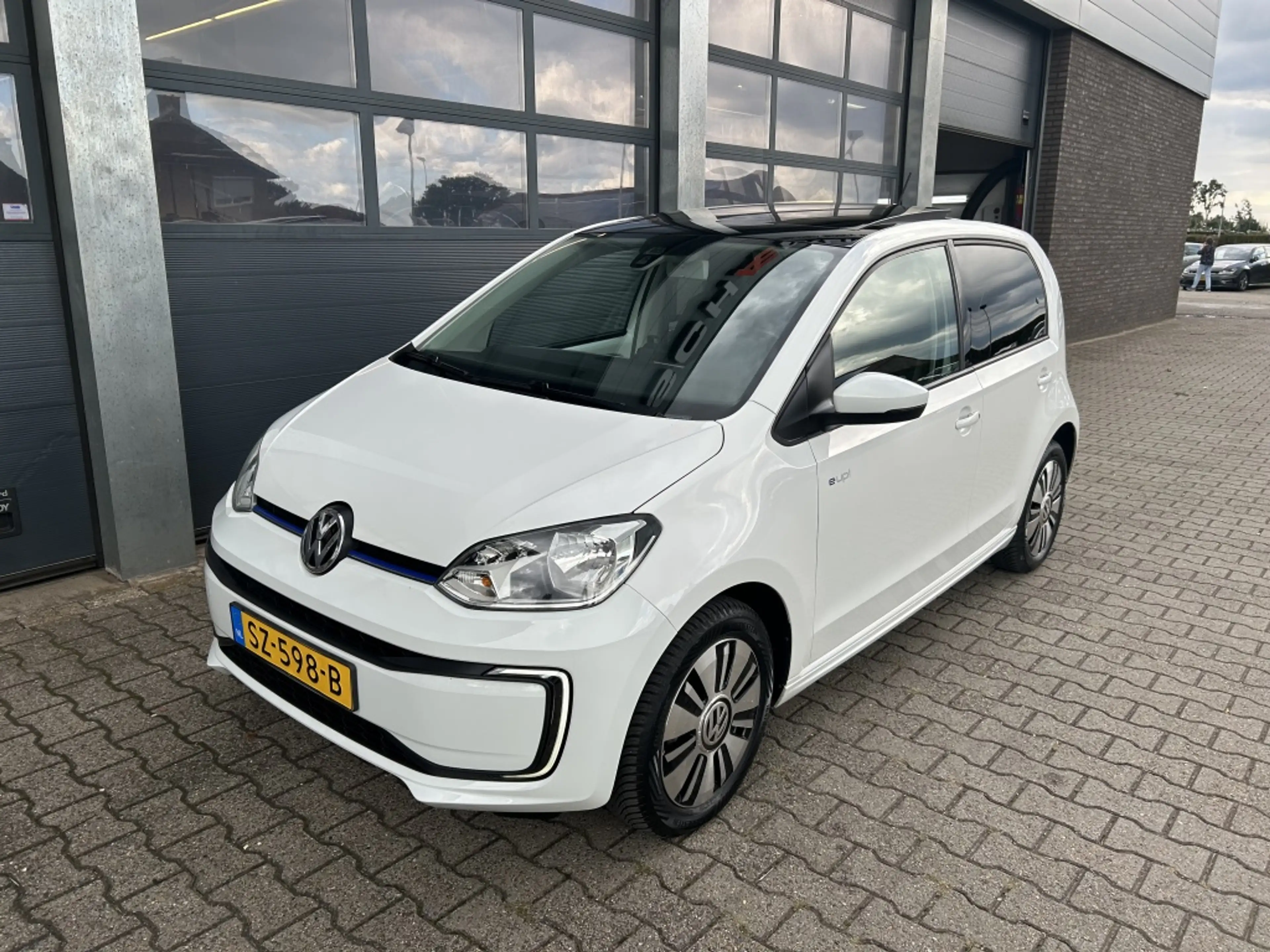 Volkswagen e-up! Elektromotor 82pk 5-drs E-up! / SOH — photo 9
