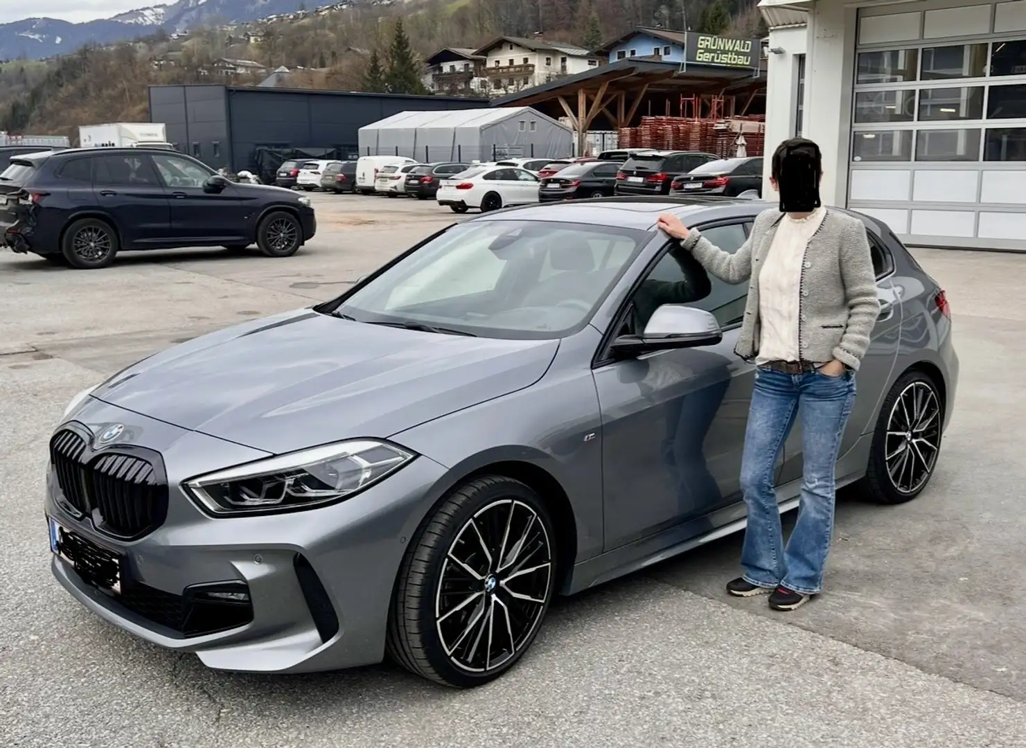 BMW 120 120d xDrive Aut. Grau - 1