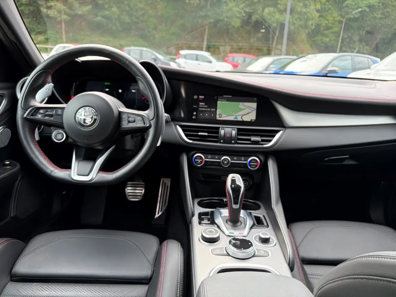 Alfa Romeo Giulia 2023 — фото 9