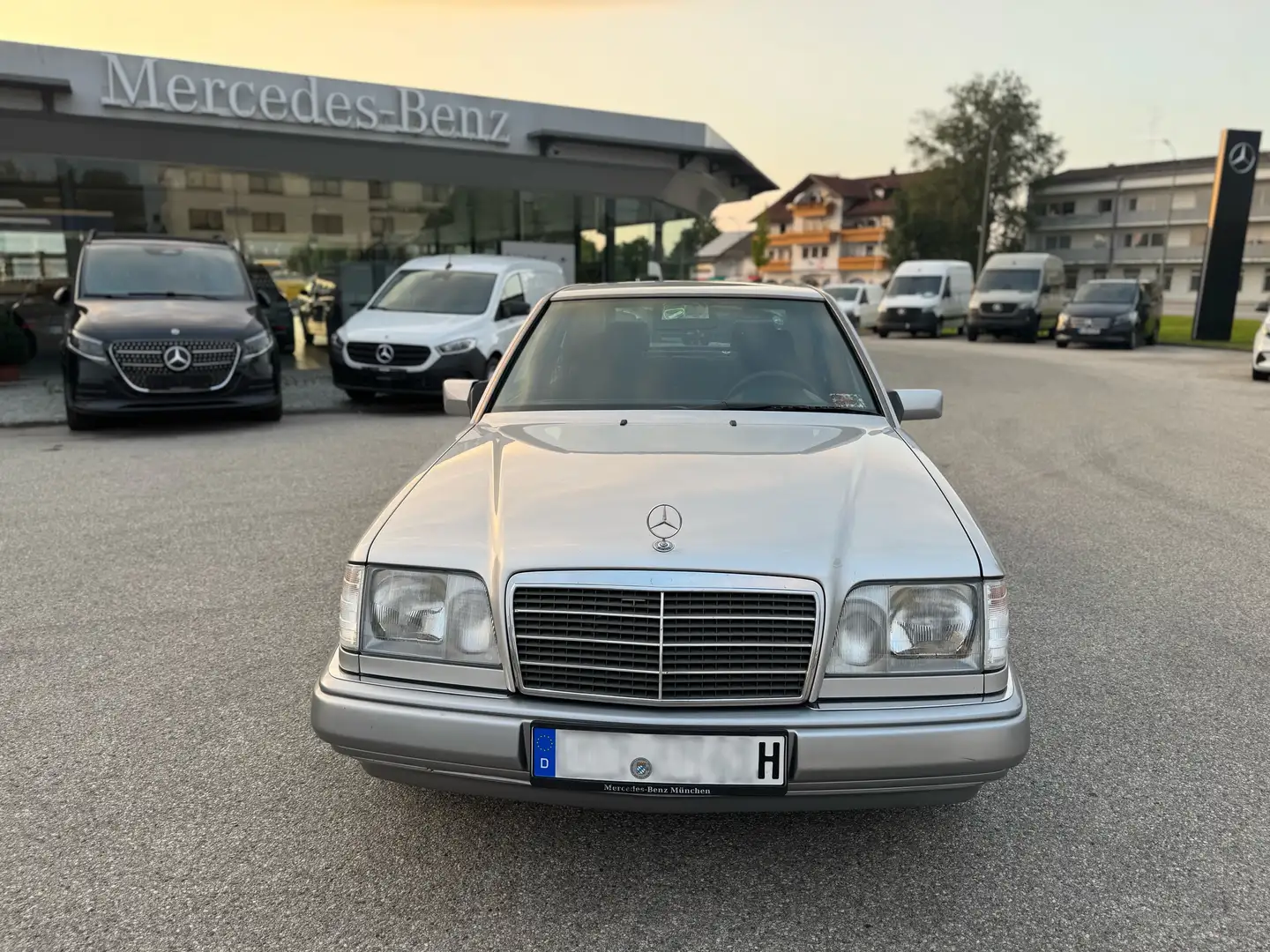 Mercedes-Benz E 200 W124 Mopf 2 | KLIMAAUTOMATIK |H-Zulassung+TÜV NEU - 2
