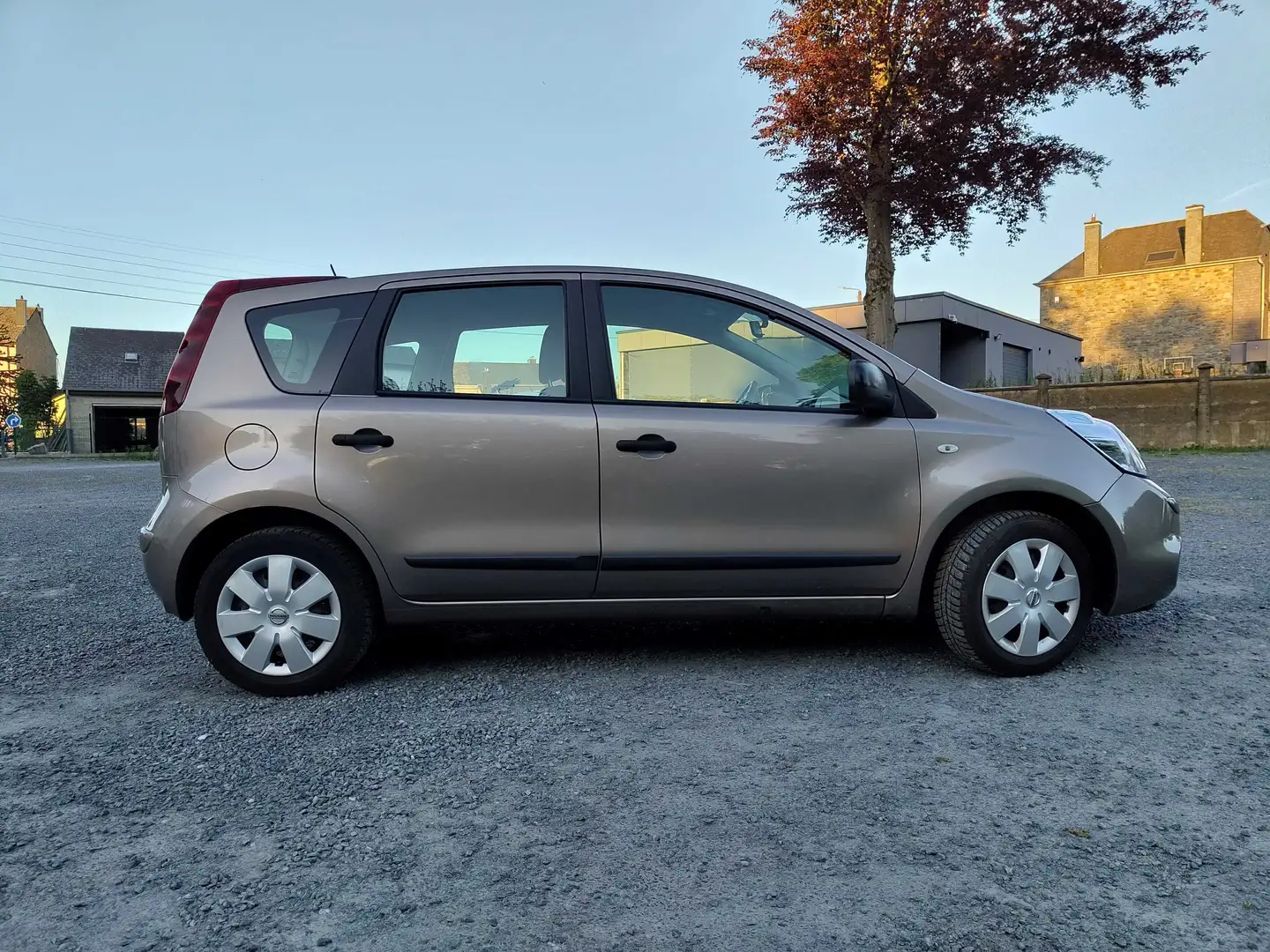 Nissan Note Note 1.4i Acenta Beige - 1
