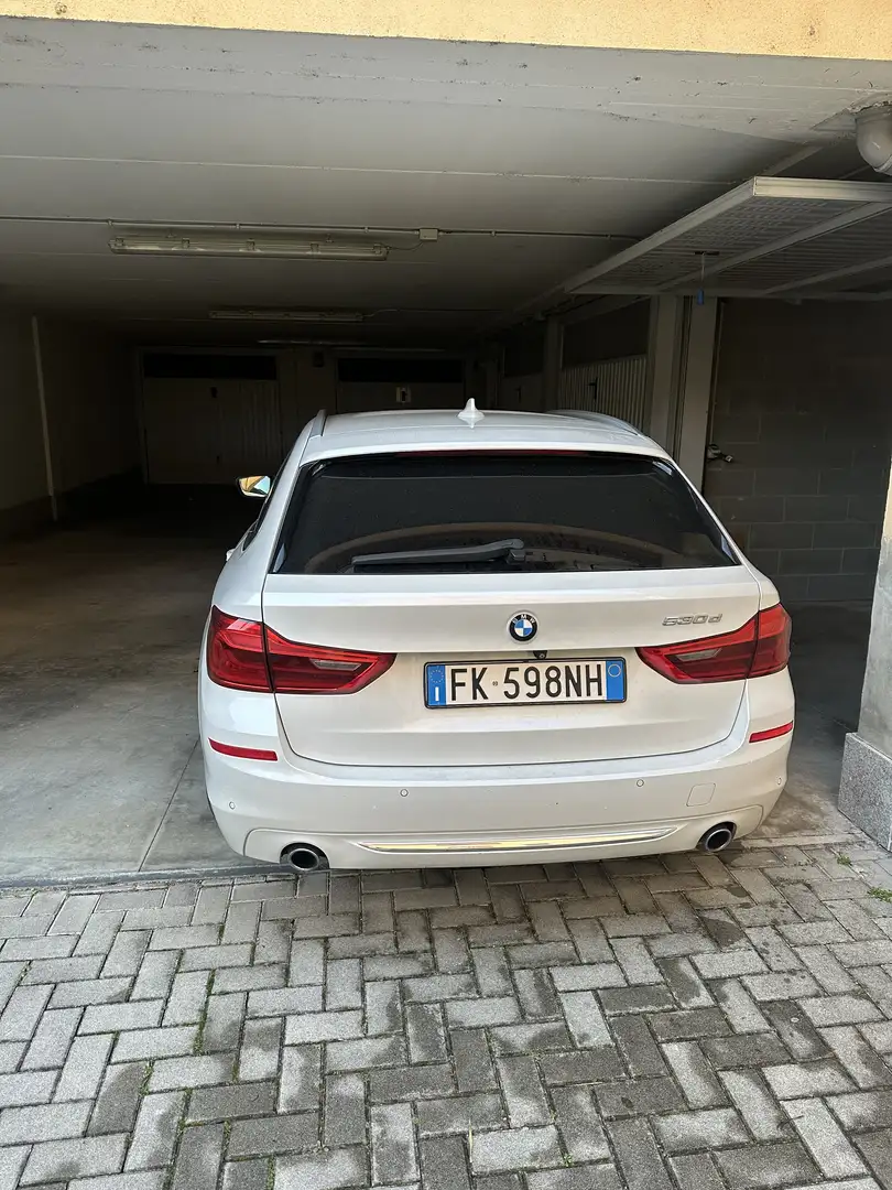 BMW 530 530d Touring Aut. Luxury Line - 2