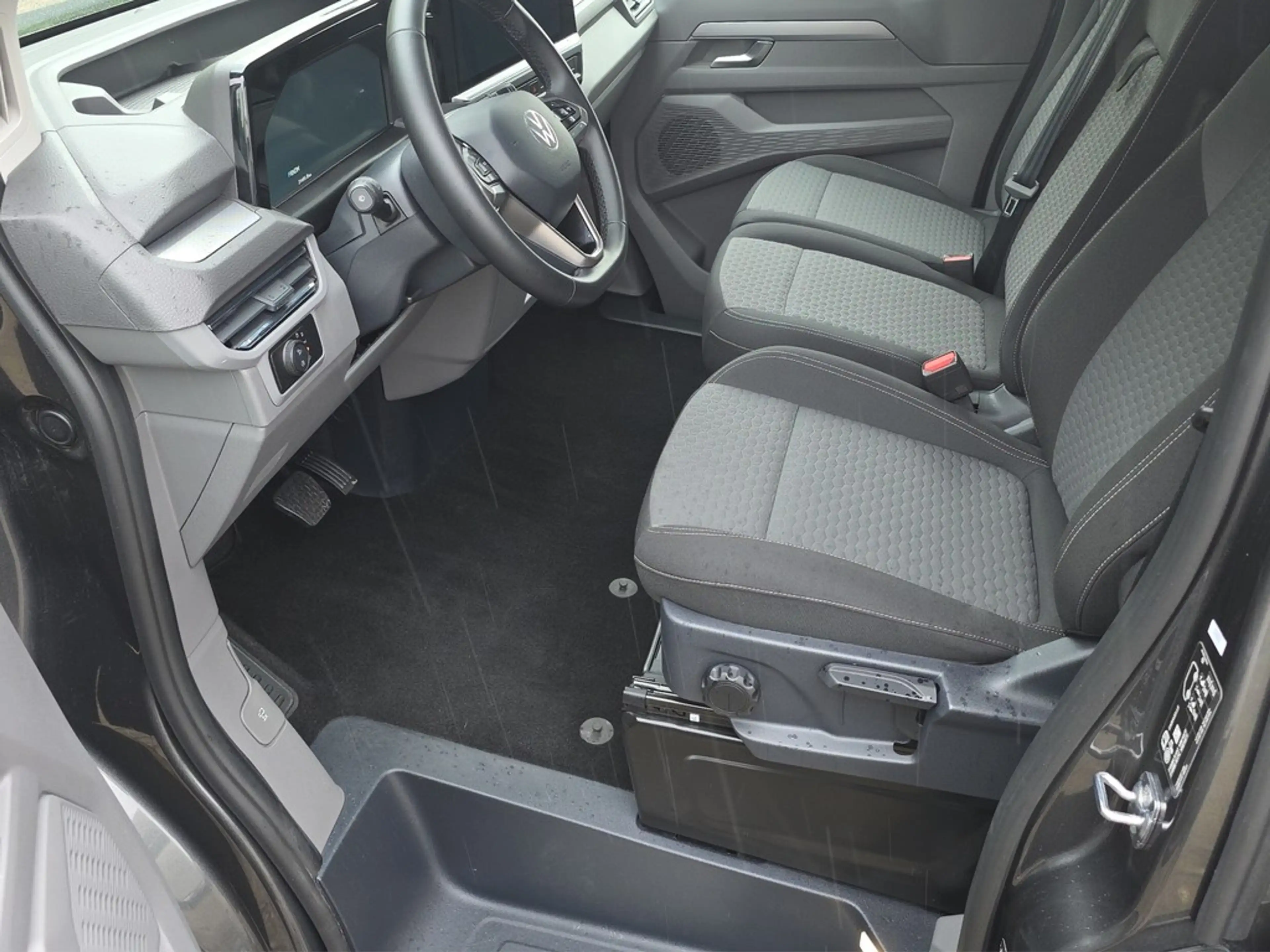 Volkswagen T7 Caravelle Style 2.0 TDI Automatik Radst. 3100 mm — photo 9