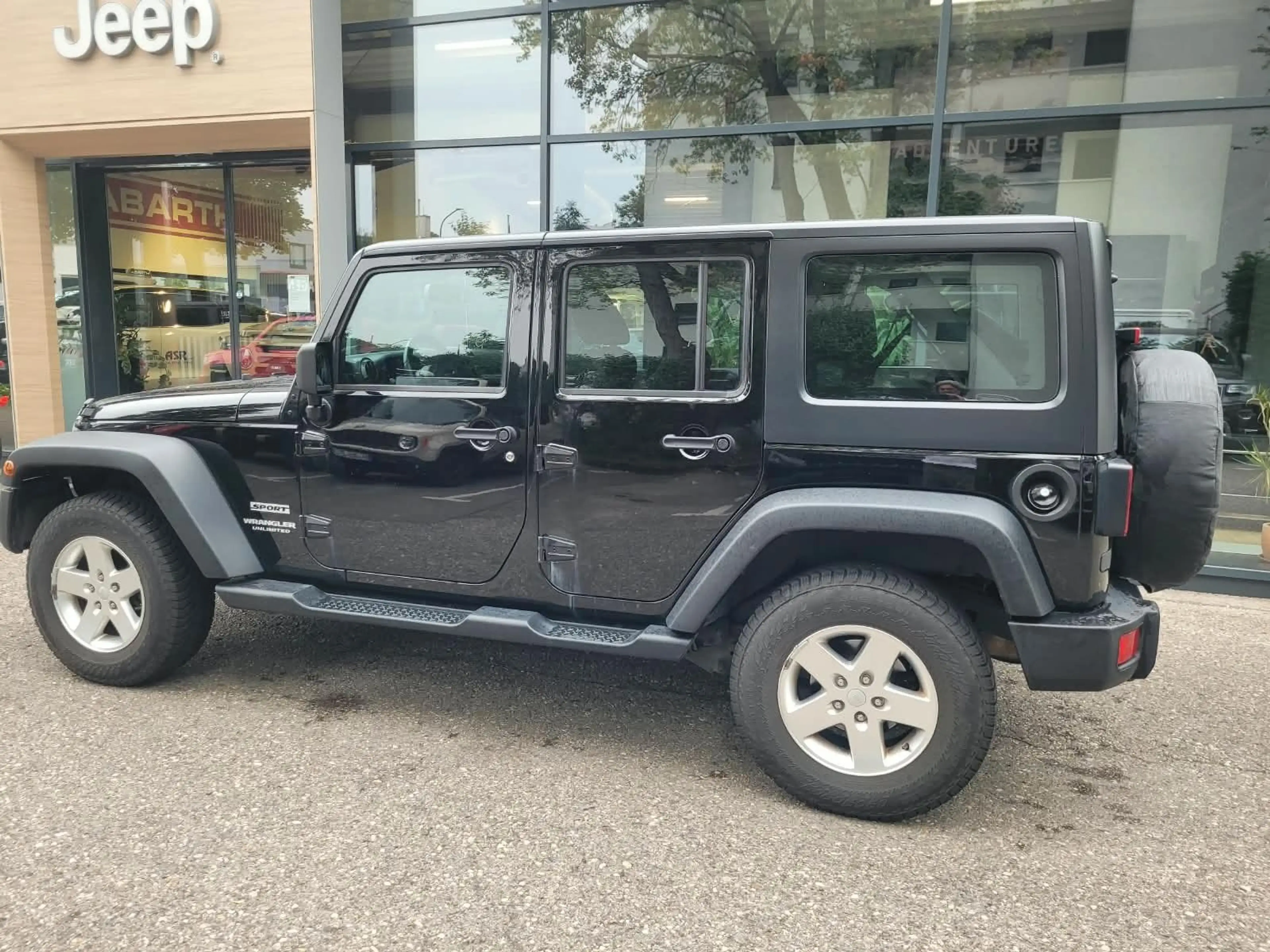 Jeep Wrangler / Wrangler Unlimited Sport — photo 5