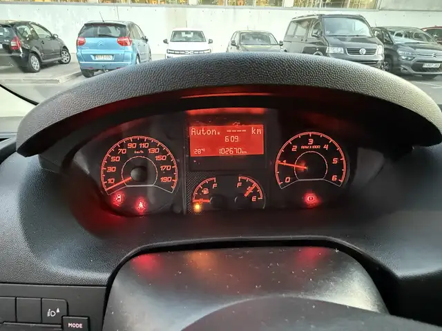 Opel Movano view 14