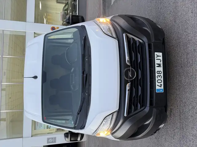 Opel Movano view 3
