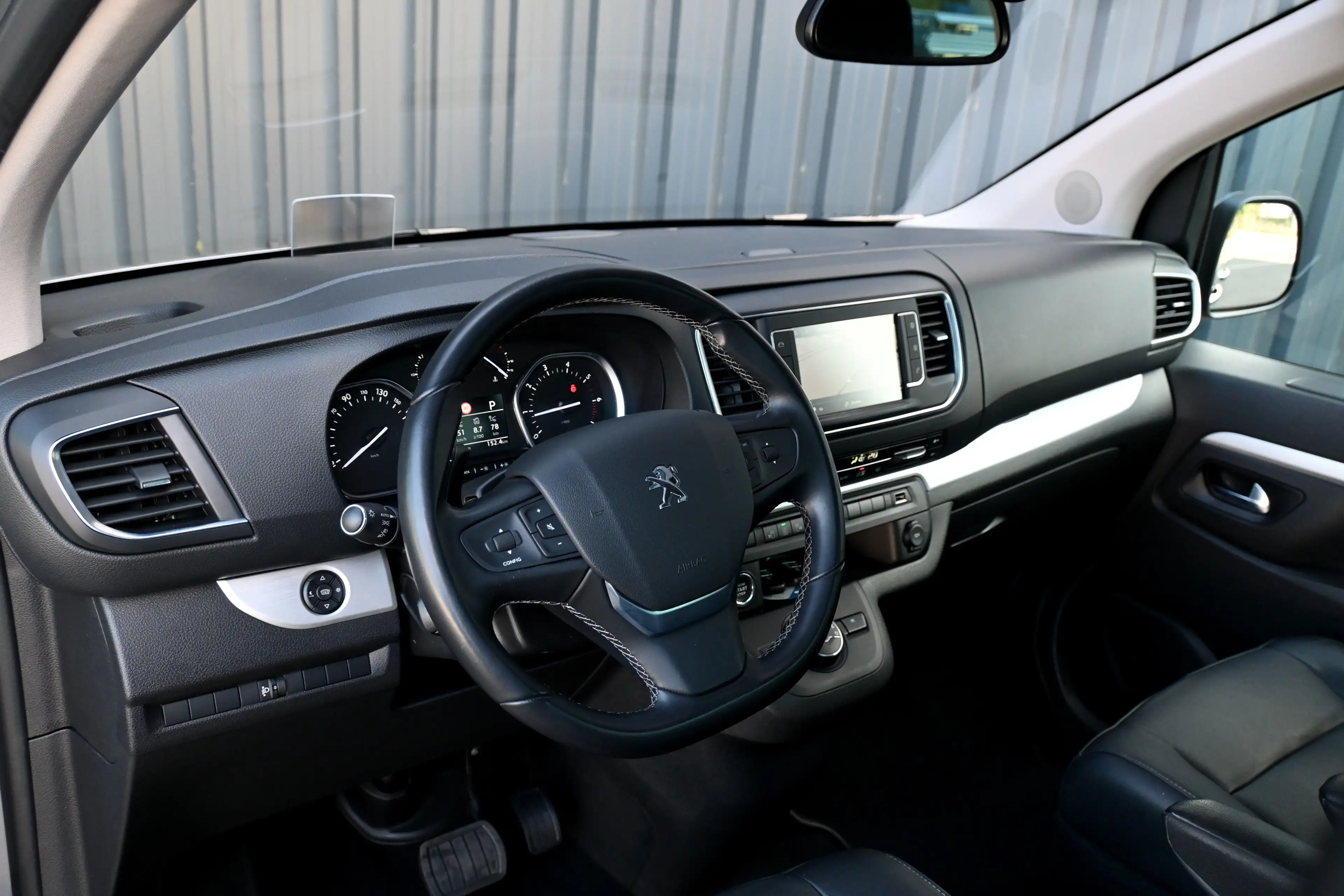Peugeot Traveller VIP 5zit Pano ACC HUD LED Leder Keyl Trekh Massage — photo 10
