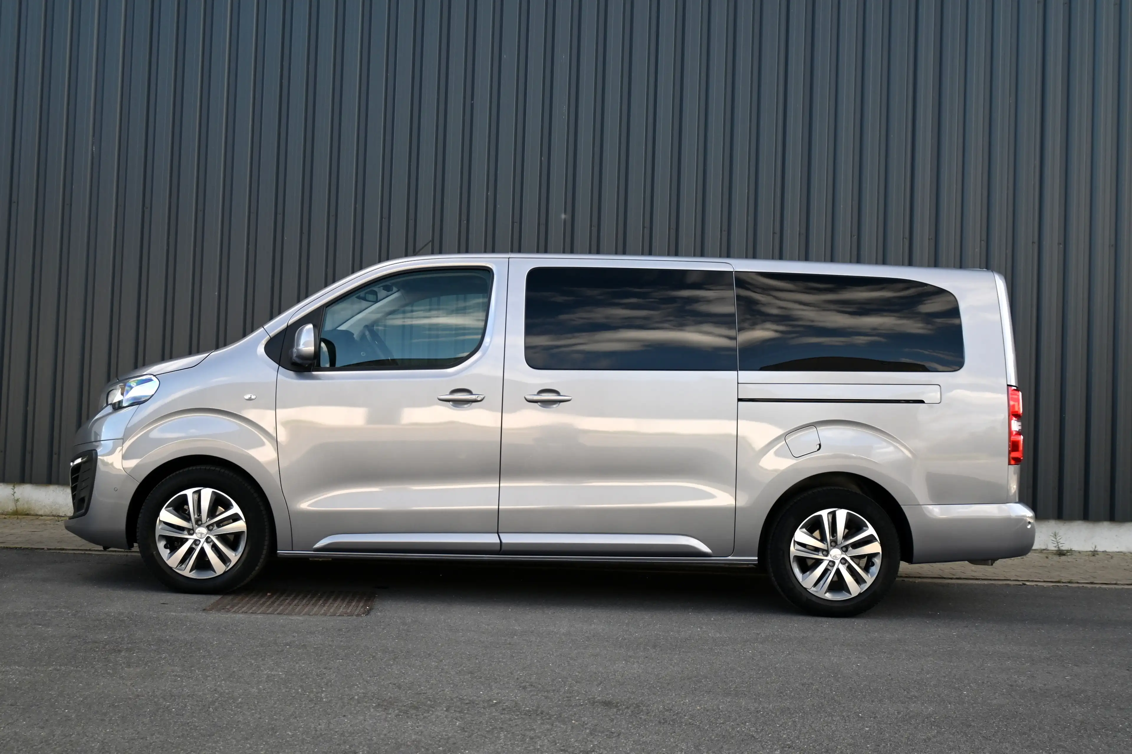 Peugeot Traveller VIP 5zit Pano ACC HUD LED Leder Keyl Trekh Massage — photo 6