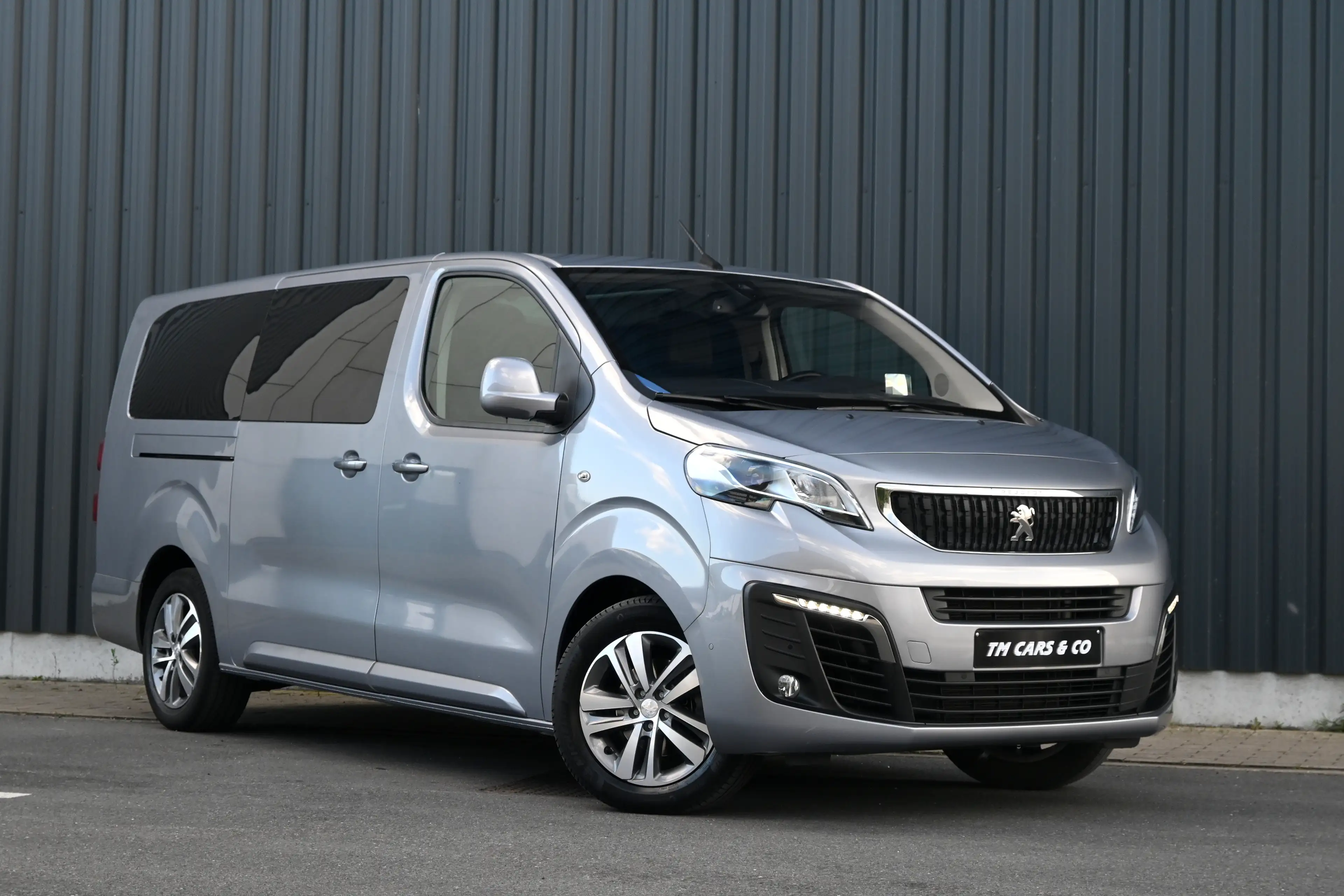 Peugeot Traveller VIP 5zit Pano ACC HUD LED Leder Keyl Trekh Massage — photo 2