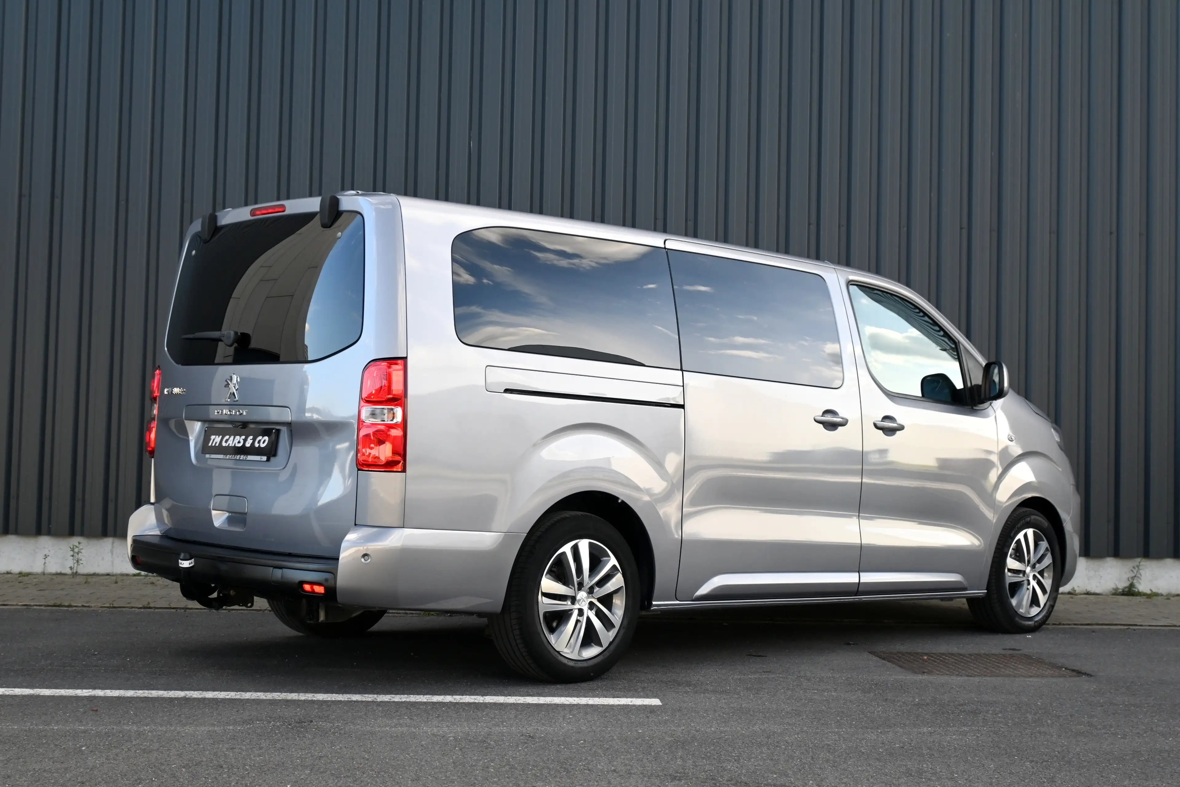 Peugeot Traveller VIP 5zit Pano ACC HUD LED Leder Keyl Trekh Massage — photo 4