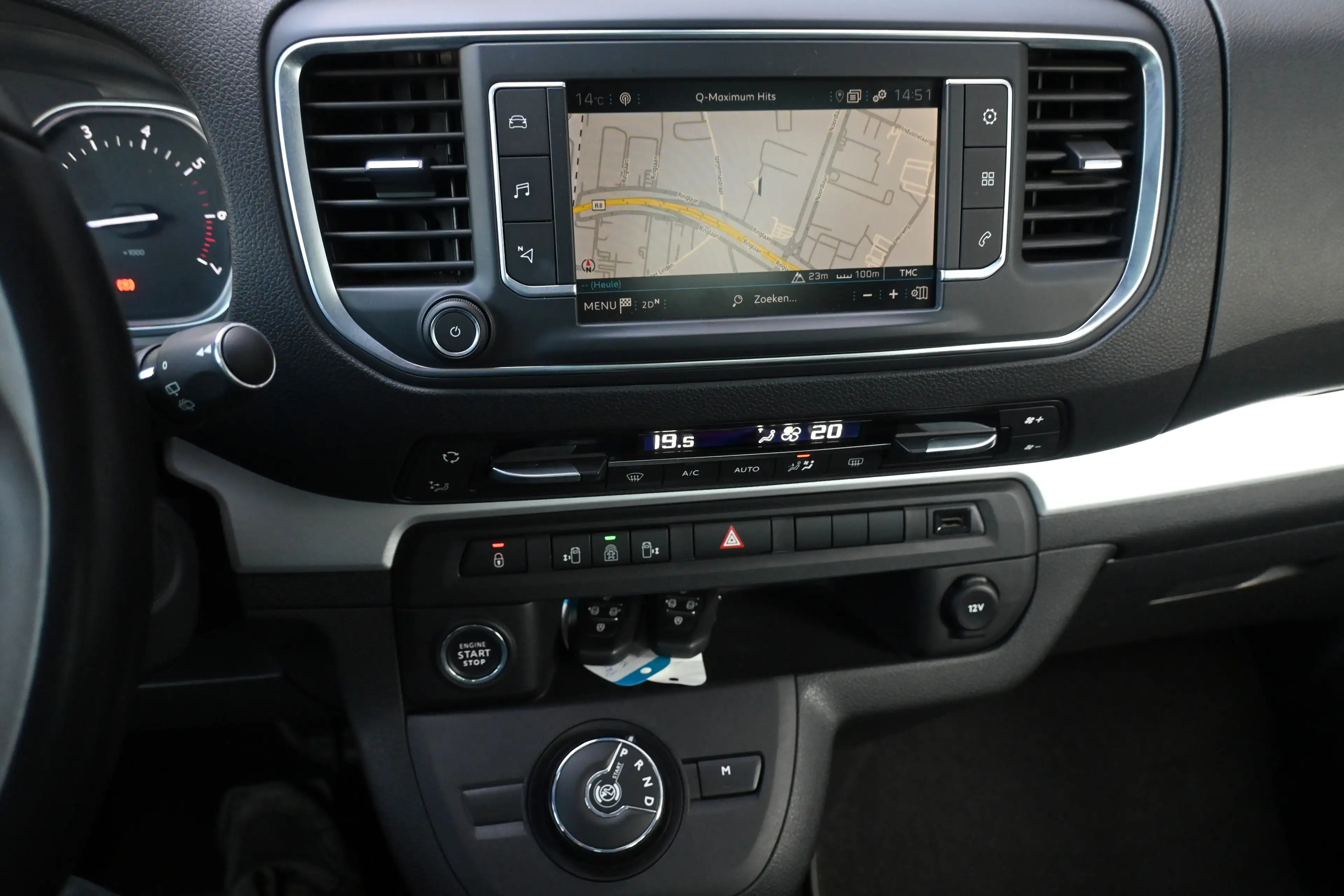 Peugeot Traveller VIP 5zit Pano ACC HUD LED Leder Keyl Trekh Massage — photo 15