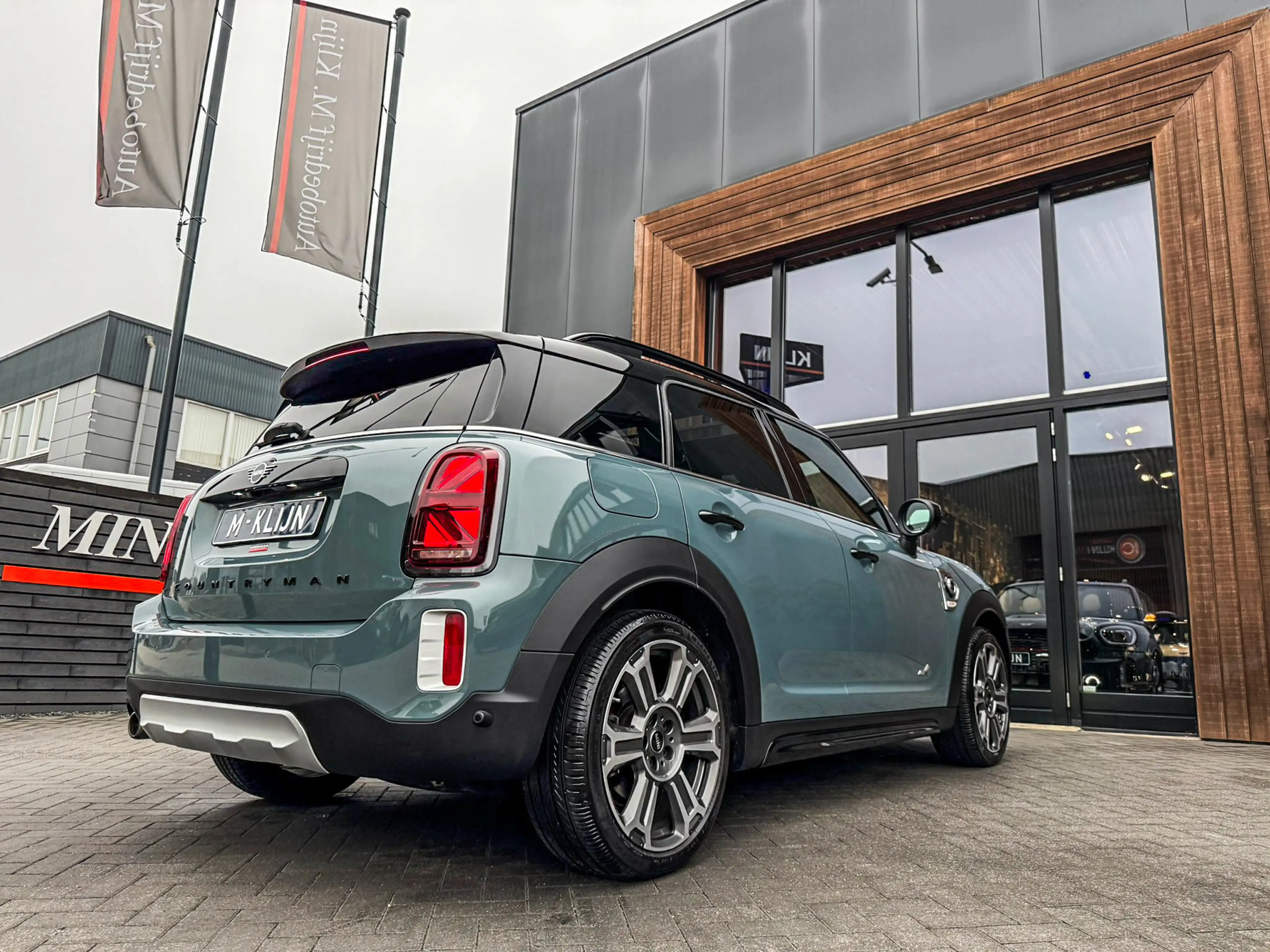 MINI Cooper SE Countryman 1.5 ALL4 Yours Edition Sage Green/Pano/19"/Memory/ — photo 7