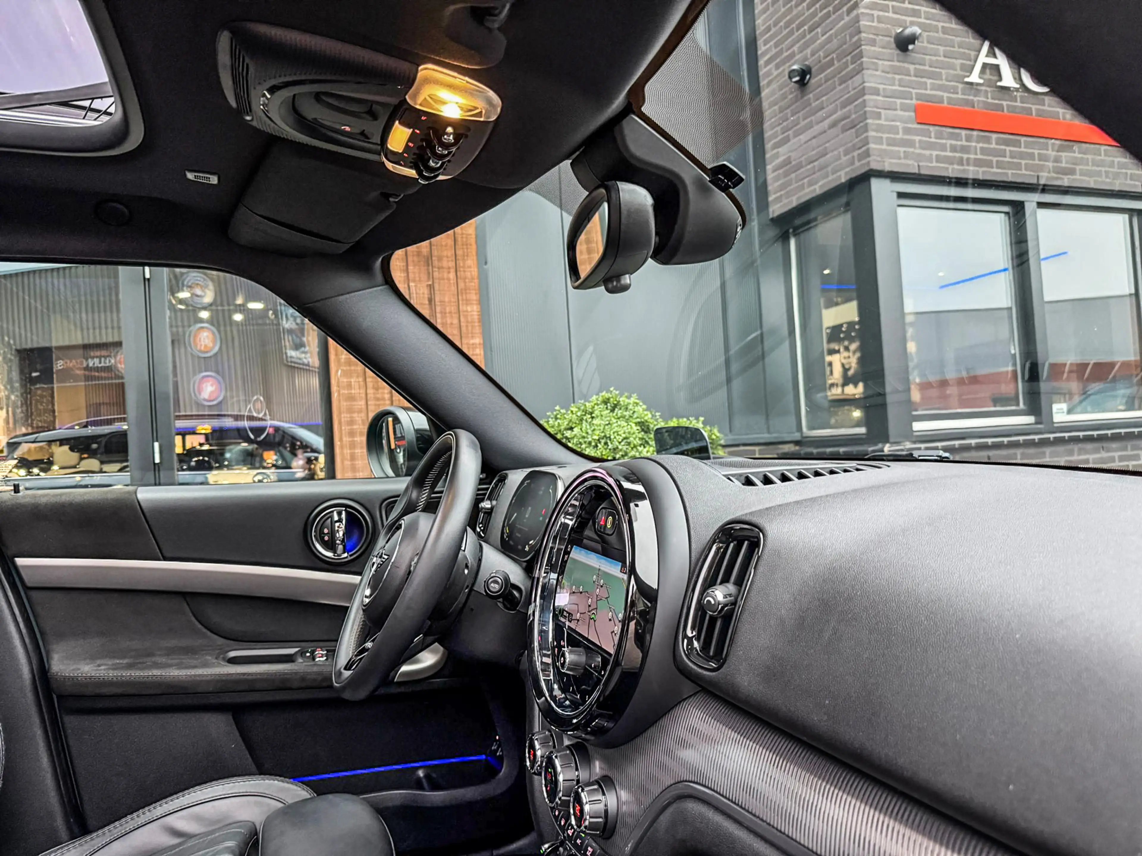 MINI Cooper SE Countryman 1.5 ALL4 Yours Edition Sage Green/Pano/19"/Memory/ — photo 14