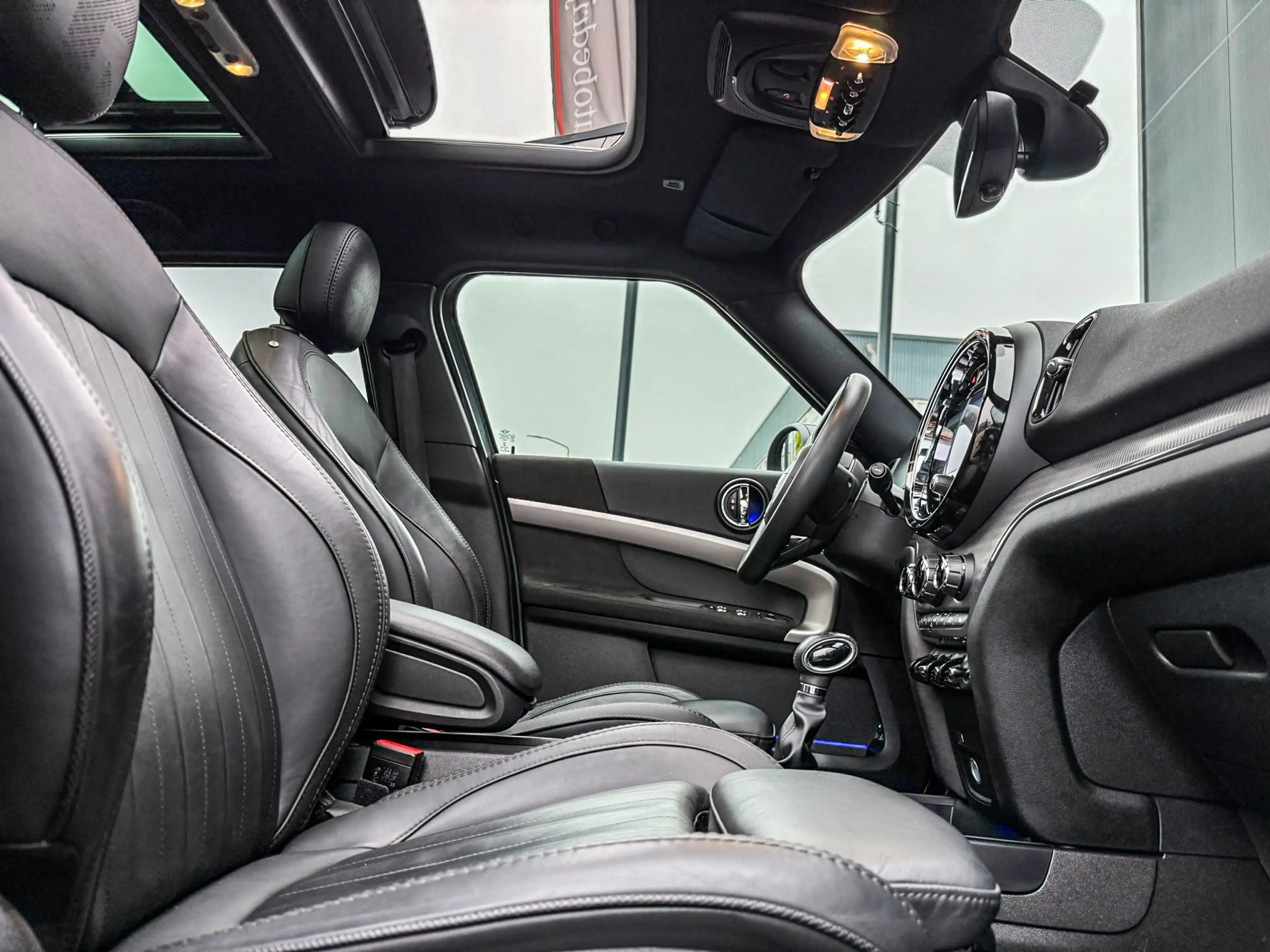MINI Cooper SE Countryman 1.5 ALL4 Yours Edition Sage Green/Pano/19"/Memory/ — photo 12