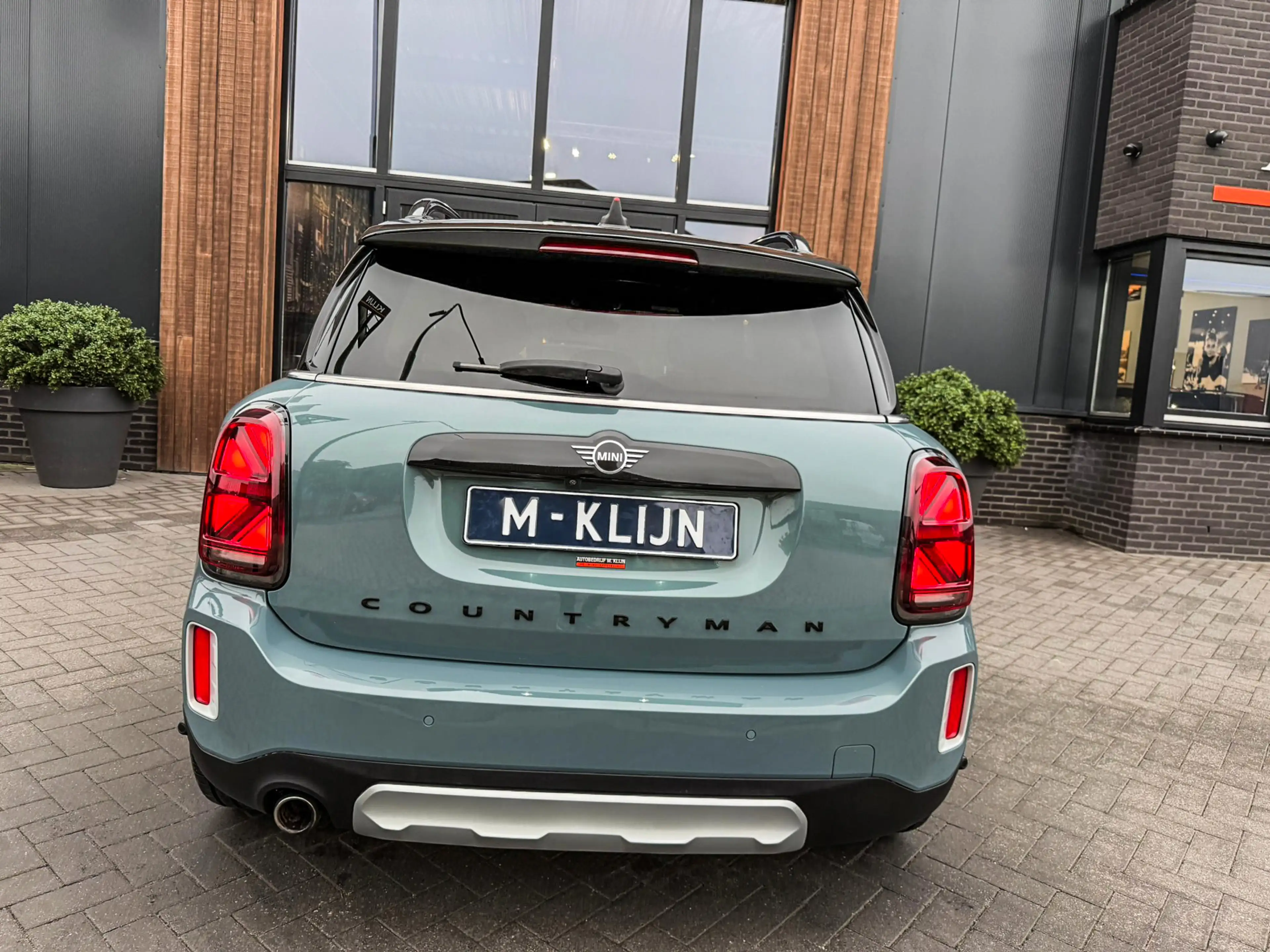 MINI Cooper SE Countryman 1.5 ALL4 Yours Edition Sage Green/Pano/19"/Memory/ — photo 15