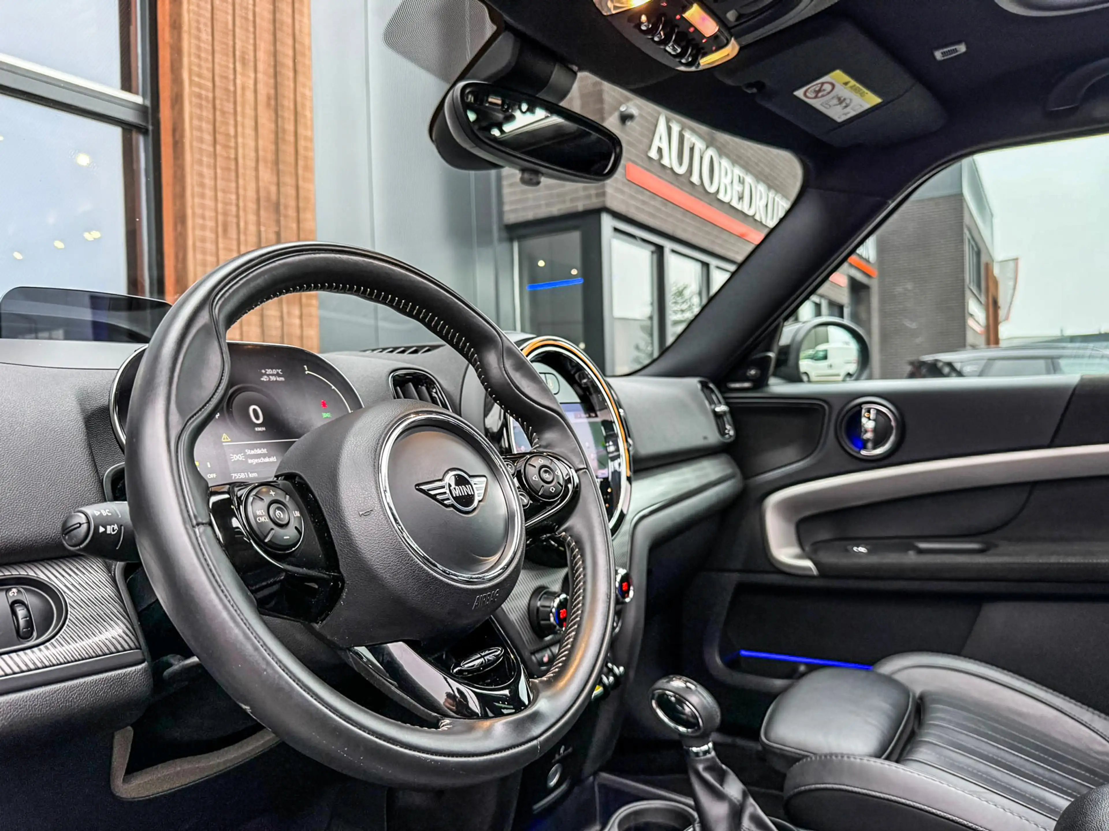 MINI Cooper SE Countryman 1.5 ALL4 Yours Edition Sage Green/Pano/19"/Memory/ — photo 10