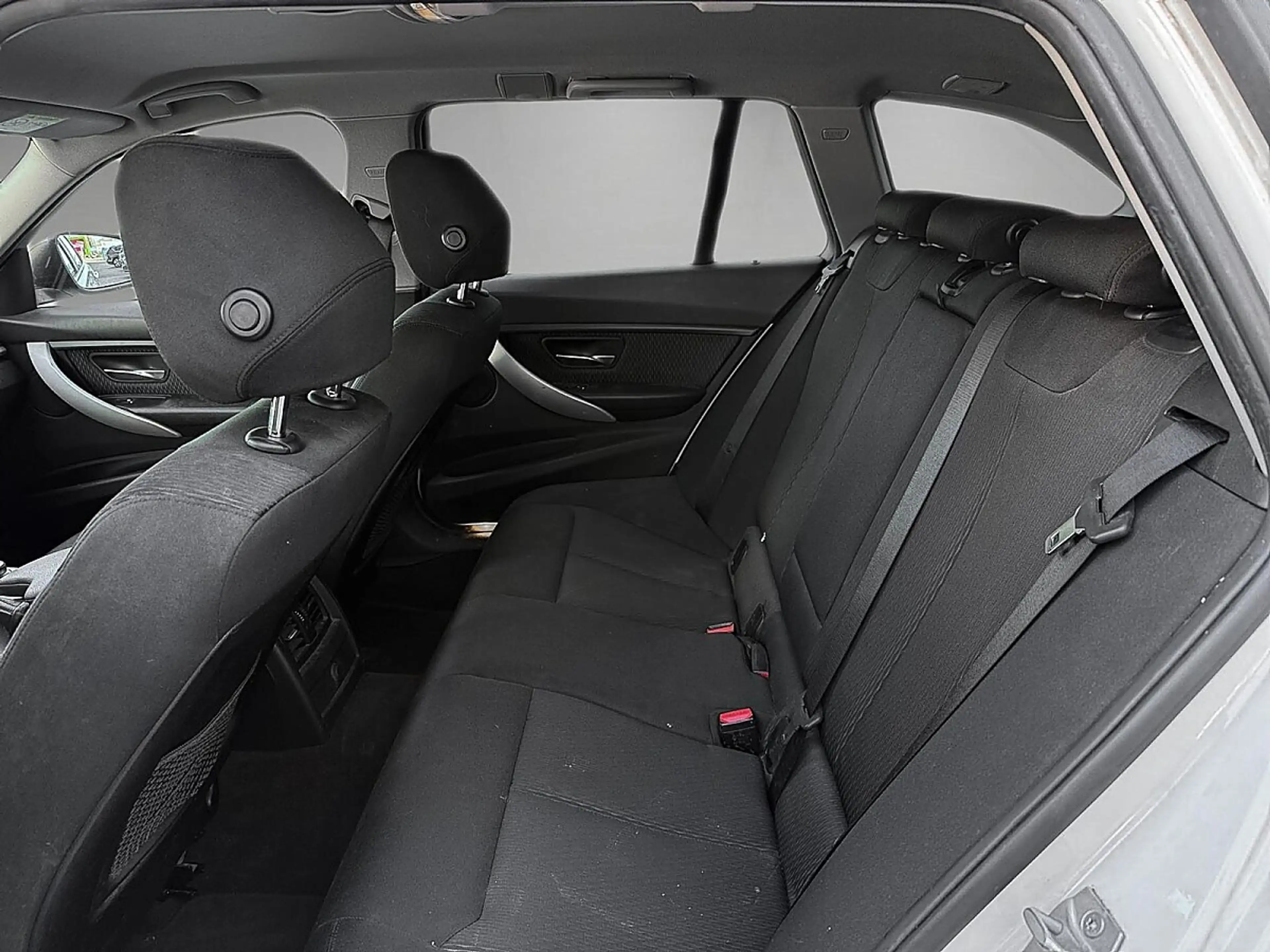 BMW 316 d Touring Advantage | PICKERL BIS 01/2027 | — photo 11
