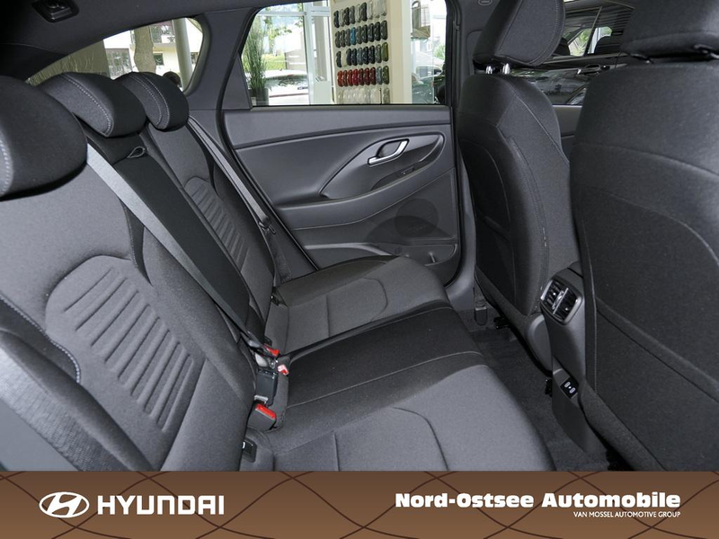 Hyundai i30 FL Kombi Advantage 2xKlima AUT DynLicht Kam. — photo 12
