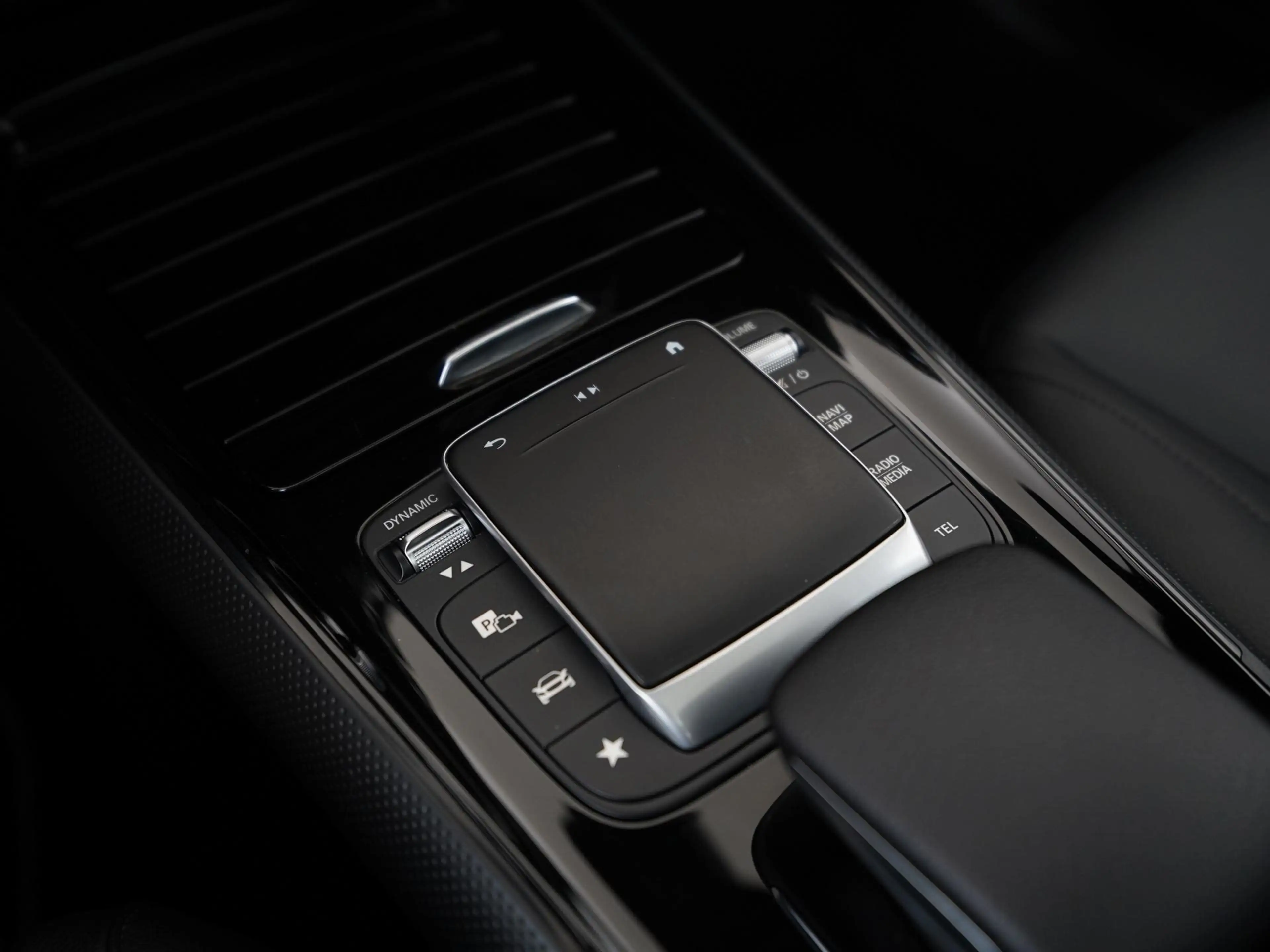 Mercedes-Benz B 250 250e Business Line | Panoramadak | Leder | Zondag — photo 12