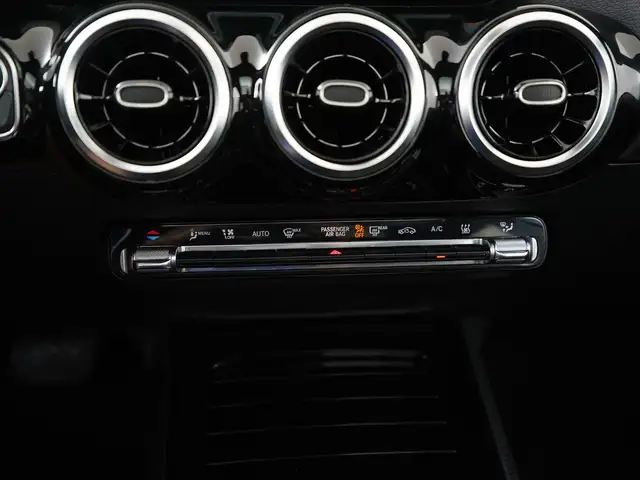 Mercedes-Benz B-Class view 14