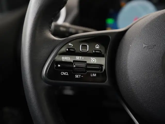 Mercedes-Benz B-Class view 9