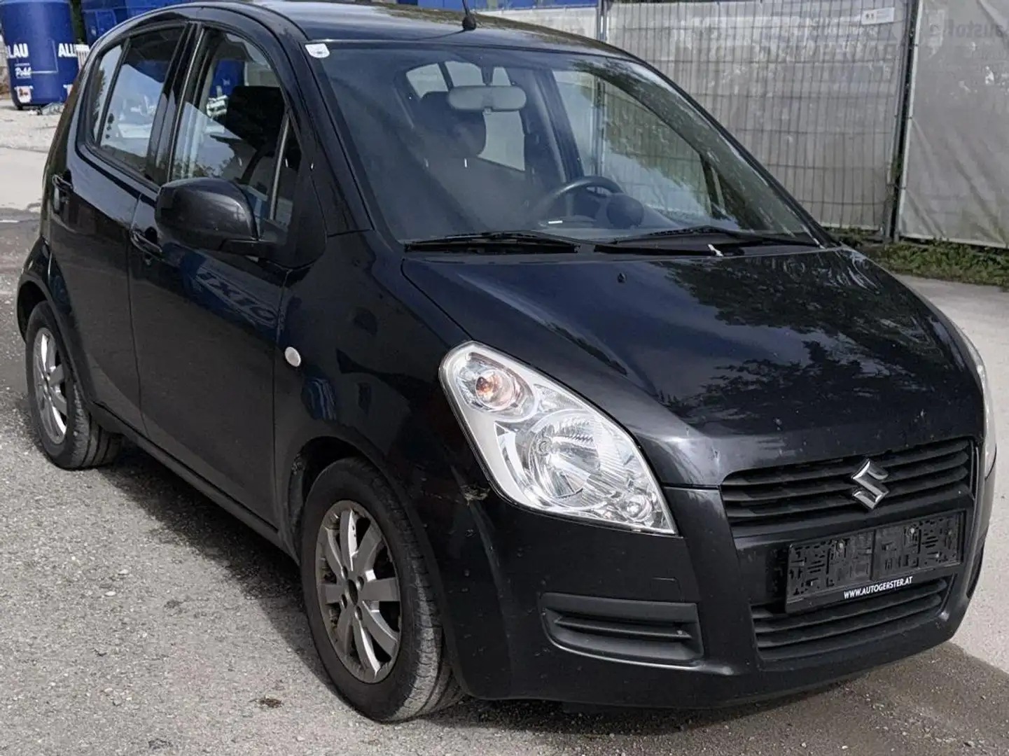 Suzuki Splash Basic Klima / 8 Fachbereift / Tüv bis 06/2027 Schwarz - 1