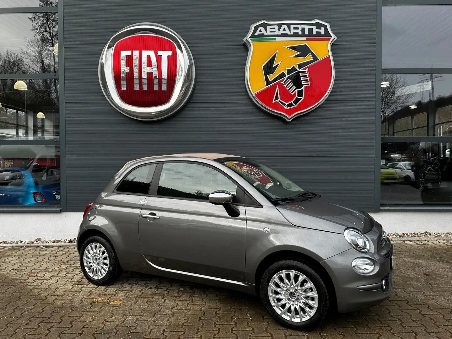 Fiat 500C MY23 + EINPARKHILFE + KLIMA + NAVI+CARPLAY+ Grau - 1