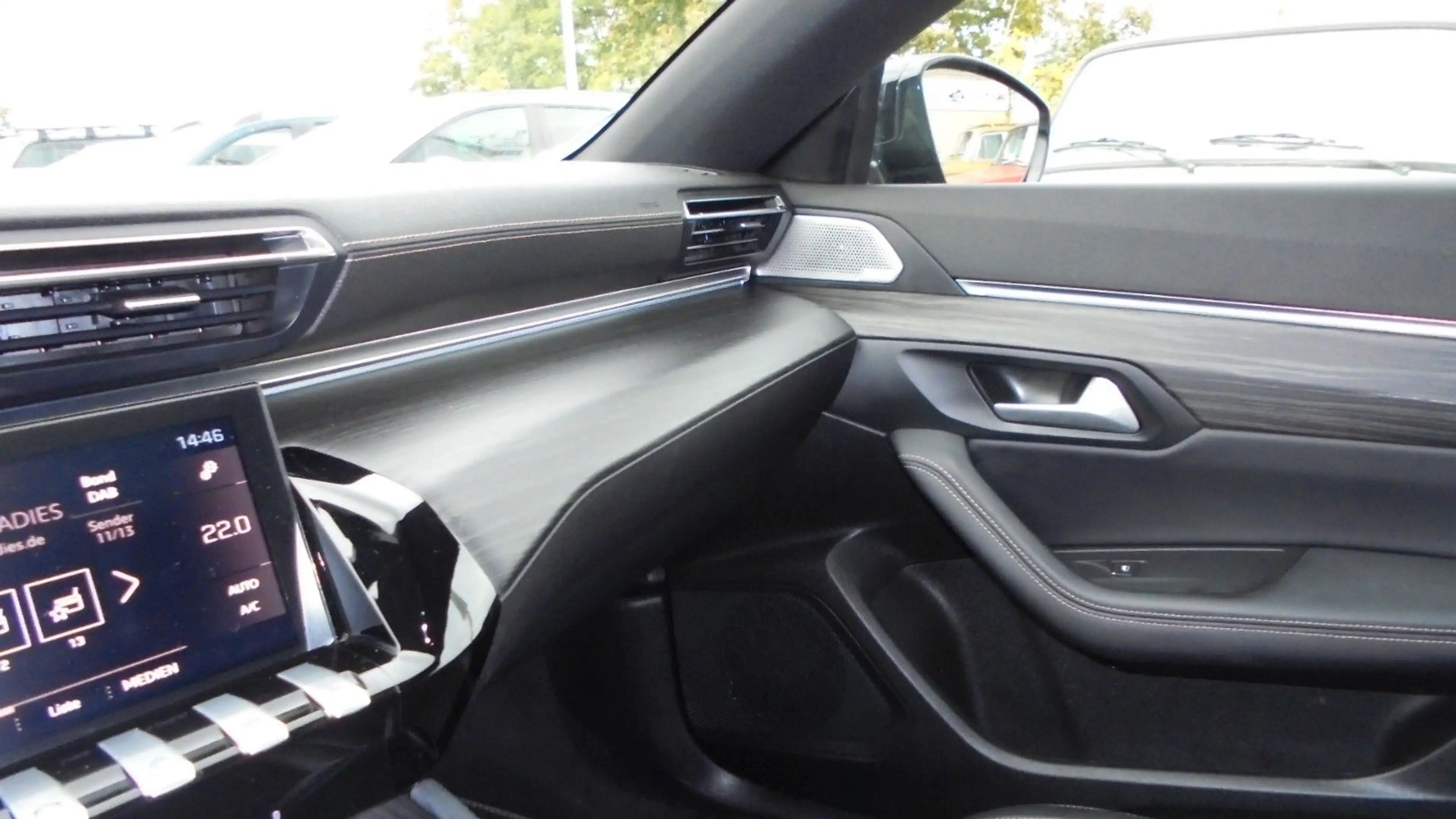Peugeot 508 SW GT,Panoramadach,Navi,Leder,LED Scheinwerf — photo 9