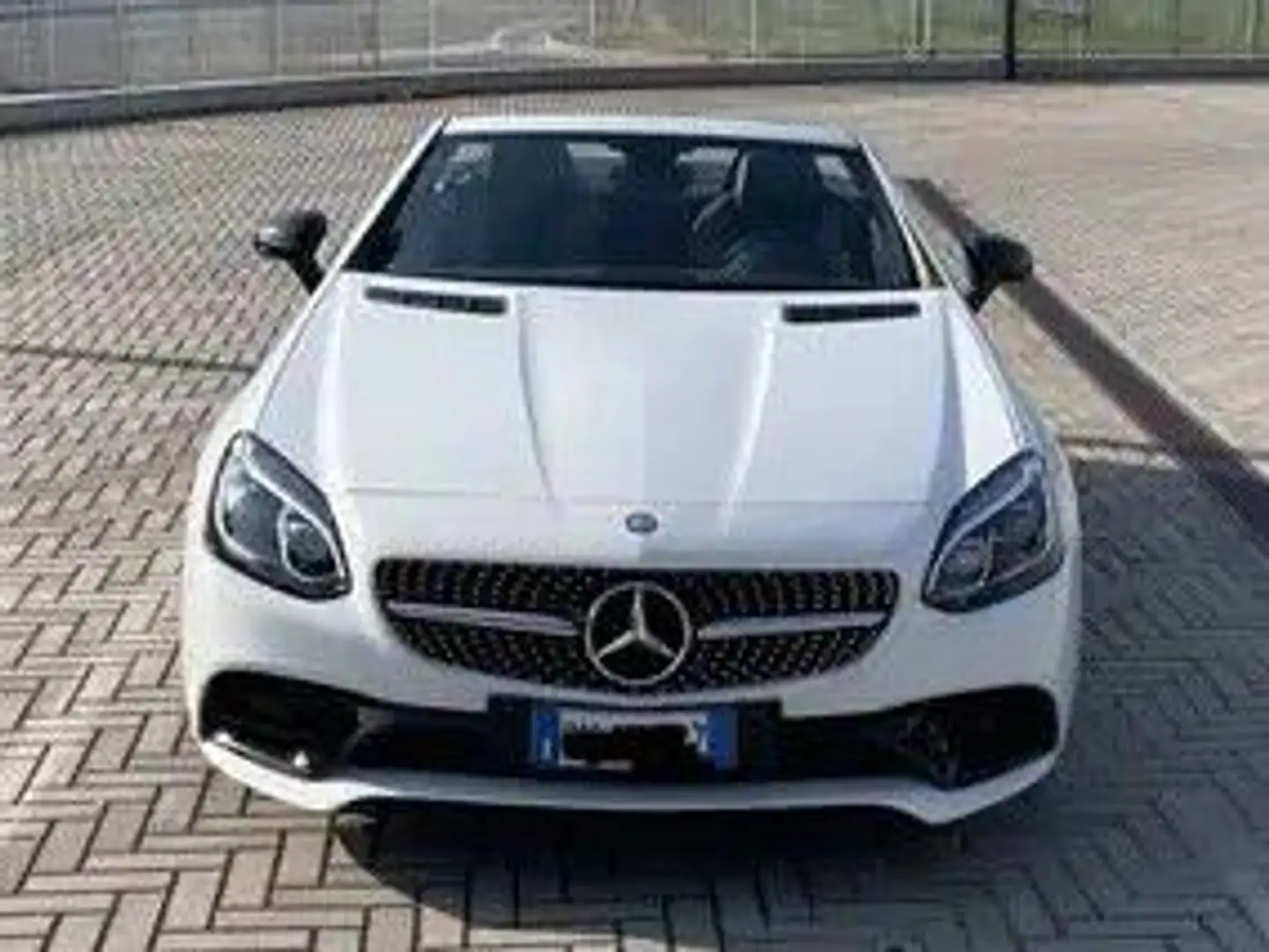 Mercedes-Benz SLC 250 D Premium Білий - 2