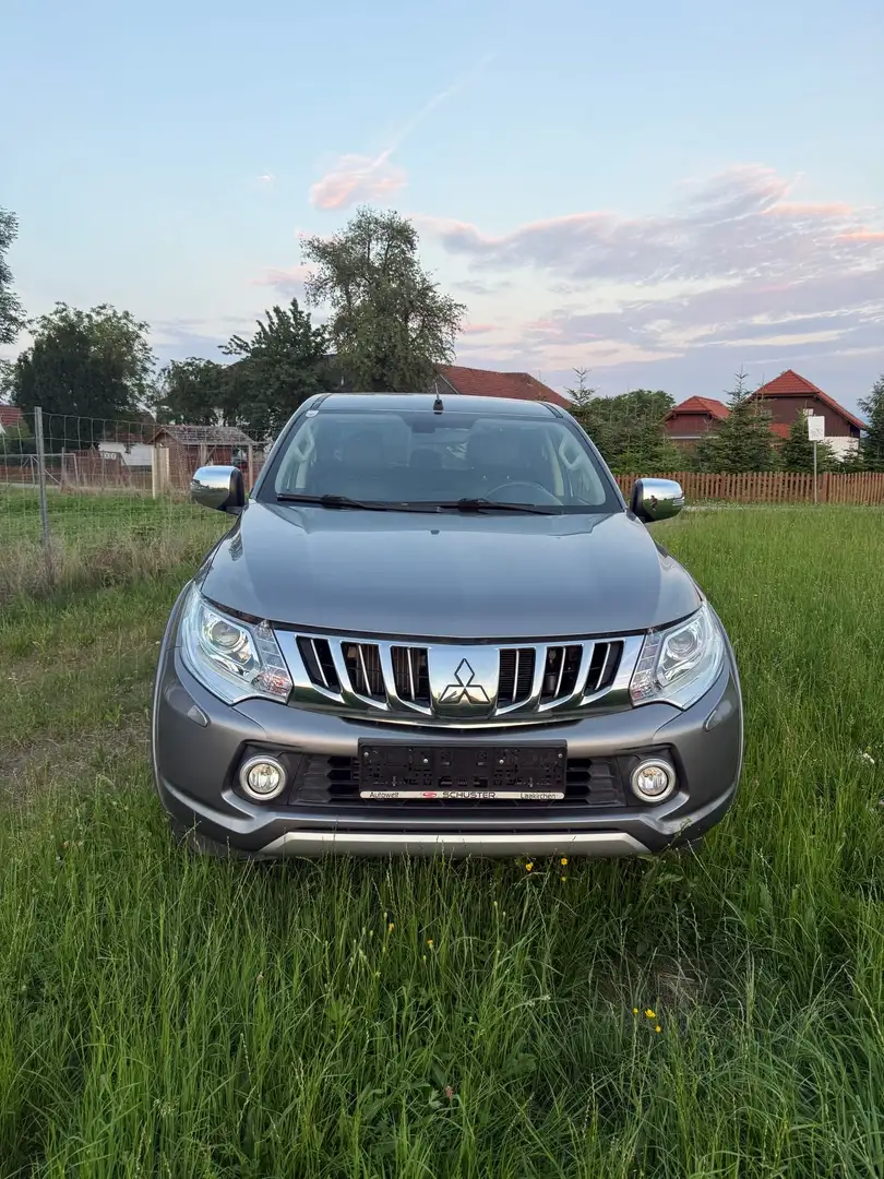 Mitsubishi L200 L 200 2,4 DI-D HP 4WD Doppelkabine Instyle Aut. - 1