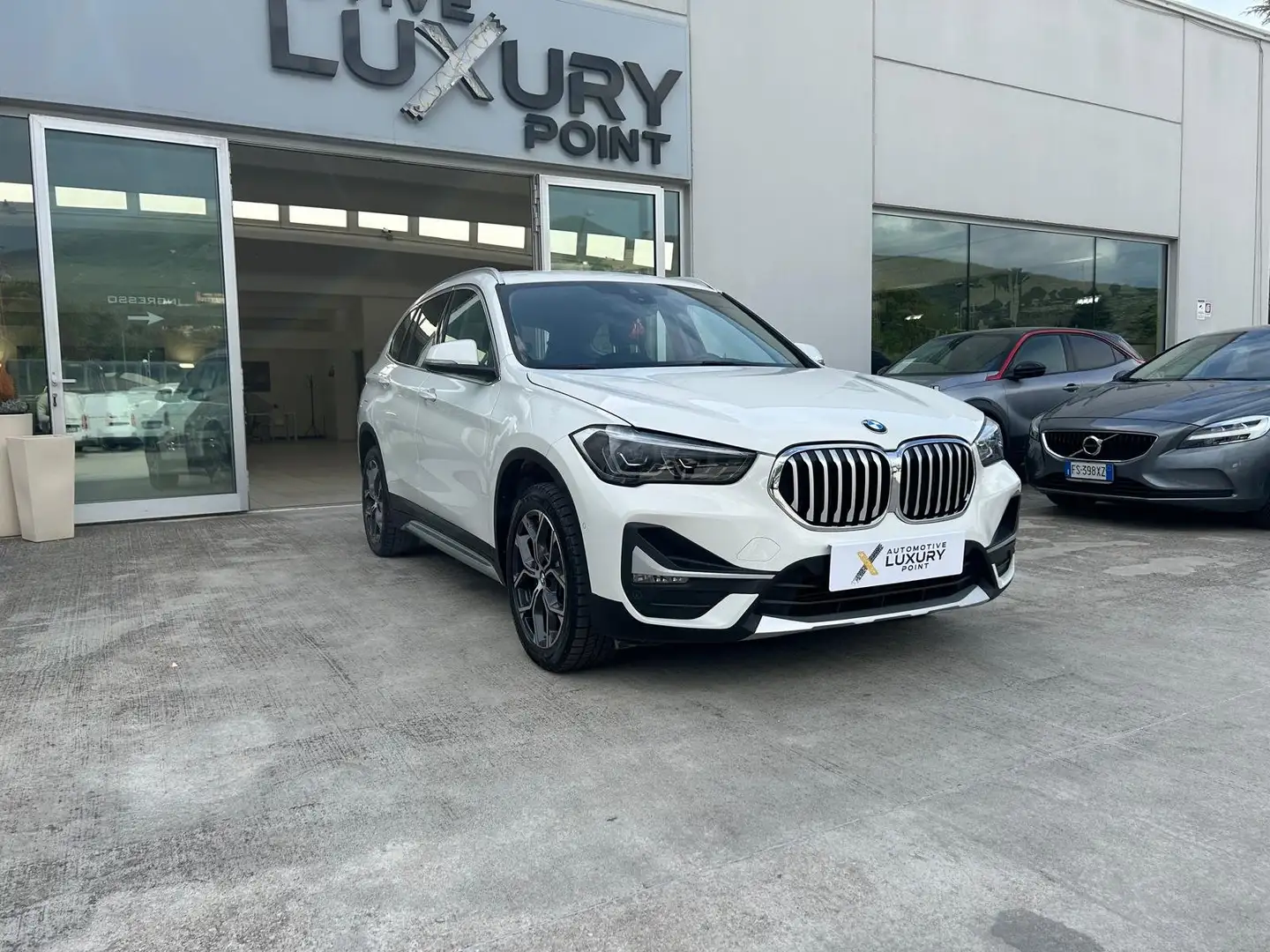 BMW X1 xLine X line sdrive18d auto Bianco - 1
