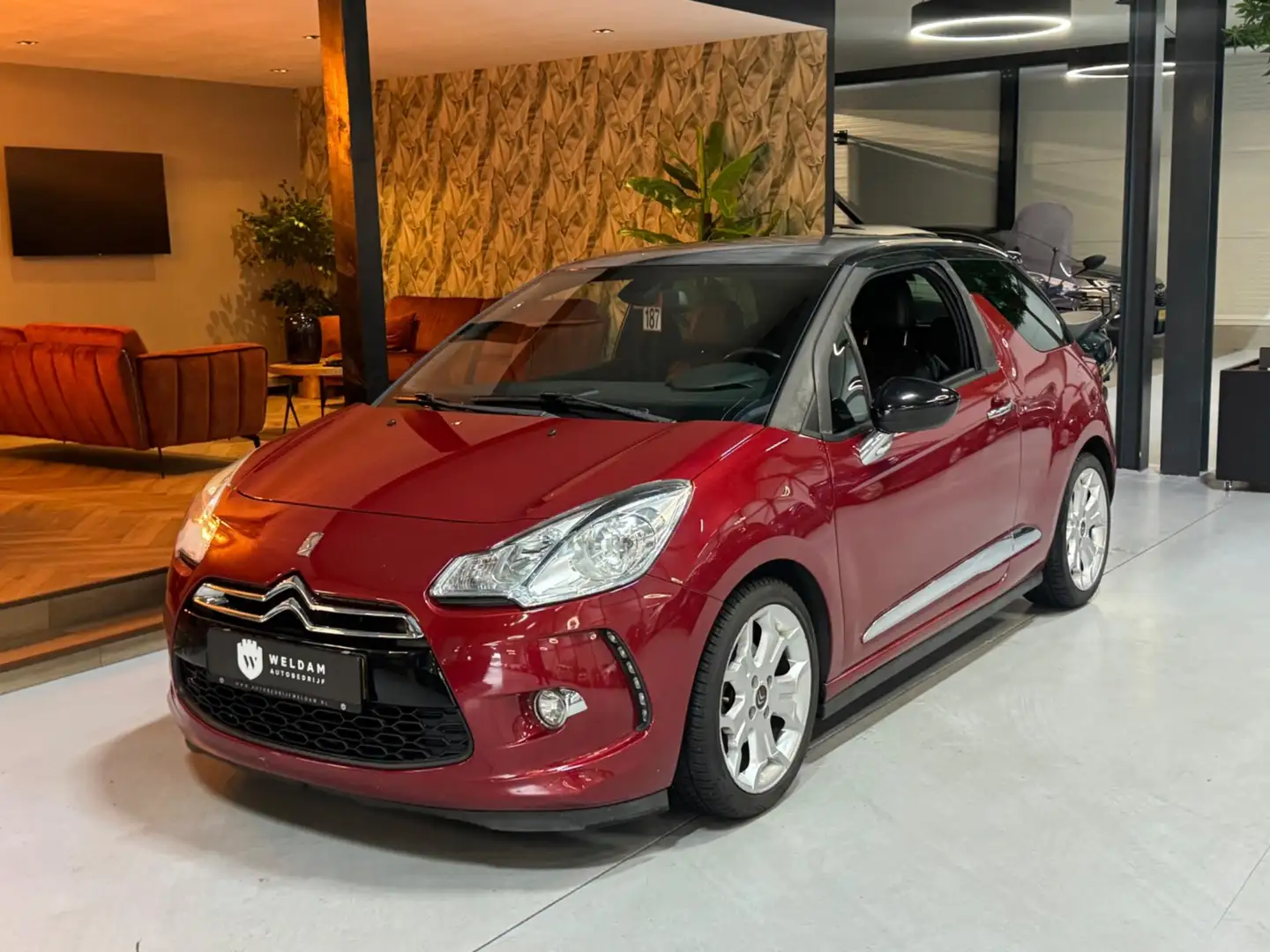 Citroen DS3 1.6 THP Sport Chic StoelVW Cruise Navi Clima Leder Rood - 2
