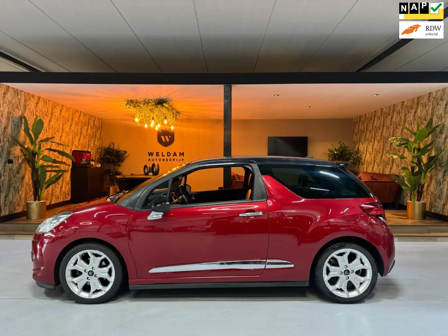 Citroen DS3 1.6 THP Sport Chic StoelVW Cruise Navi Clima Leder Rood - 1