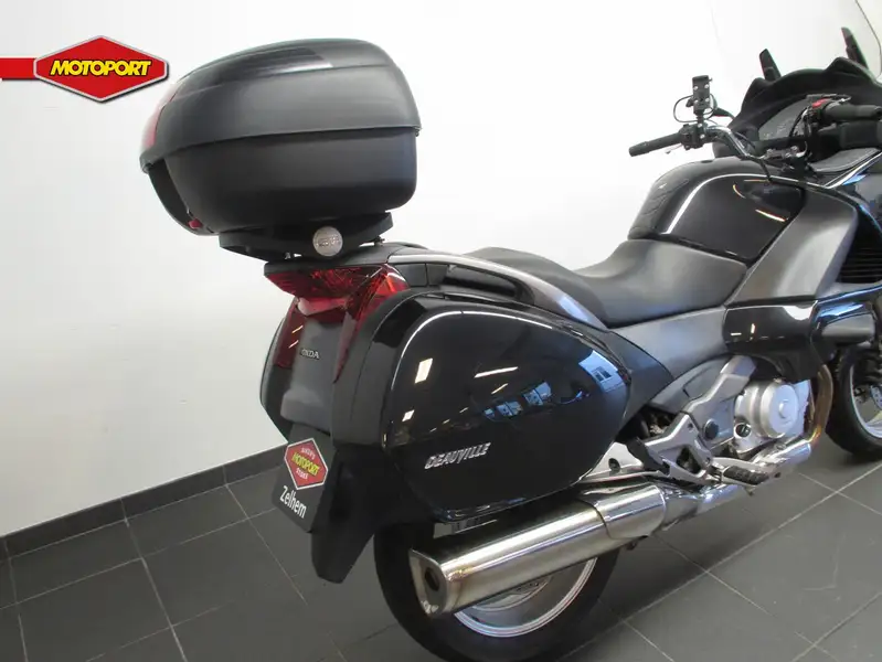 Honda NT 700 - foto 2