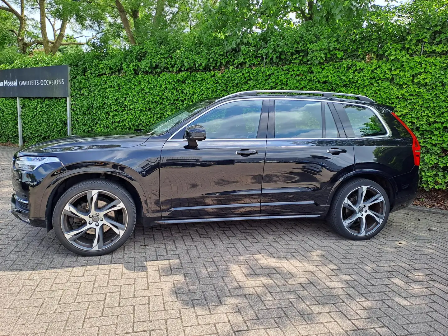 Volvo XC90 2.0 T5 AWD Inscription | 7-ZITS | LEER | CAMERA | Zwart - 2