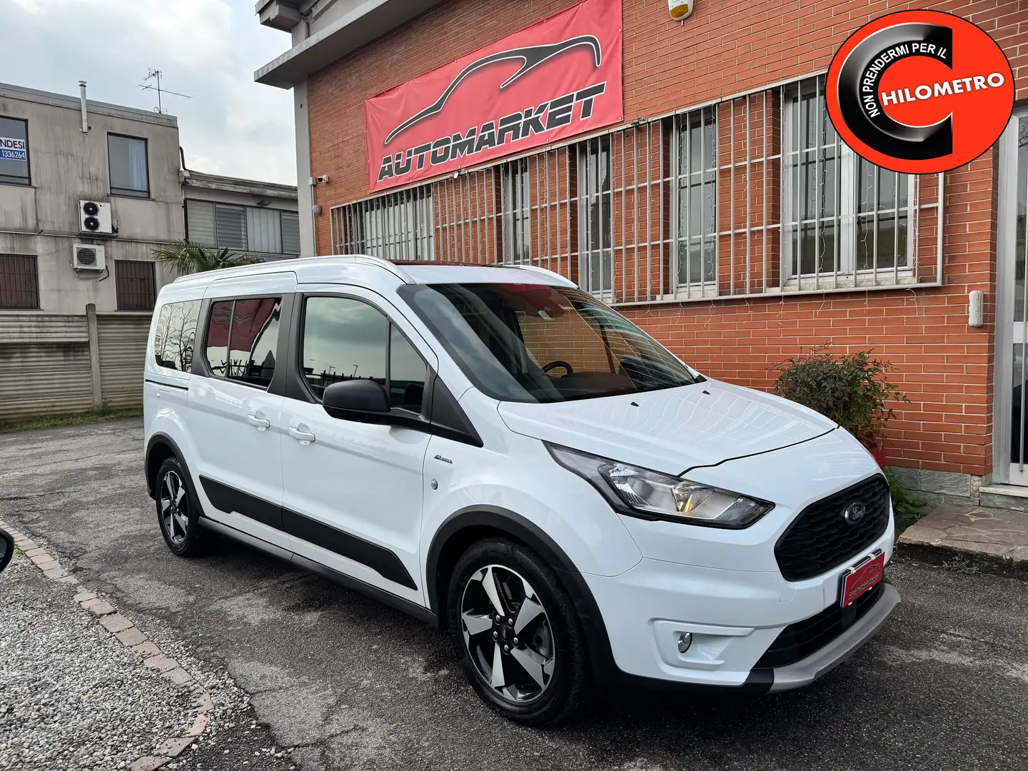 Ford Grand Tourneo Active 1.5 TDCI 120cv 7 POSTI Bianco - 1
