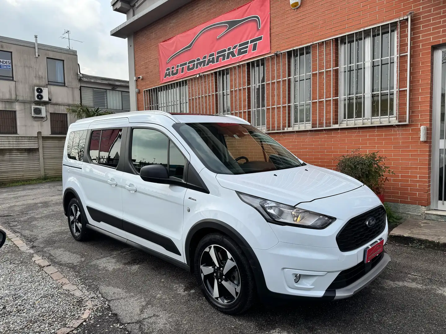 Ford Grand Tourneo Active 1.5 TDCI 120cv 7 POSTI Blanco - 1